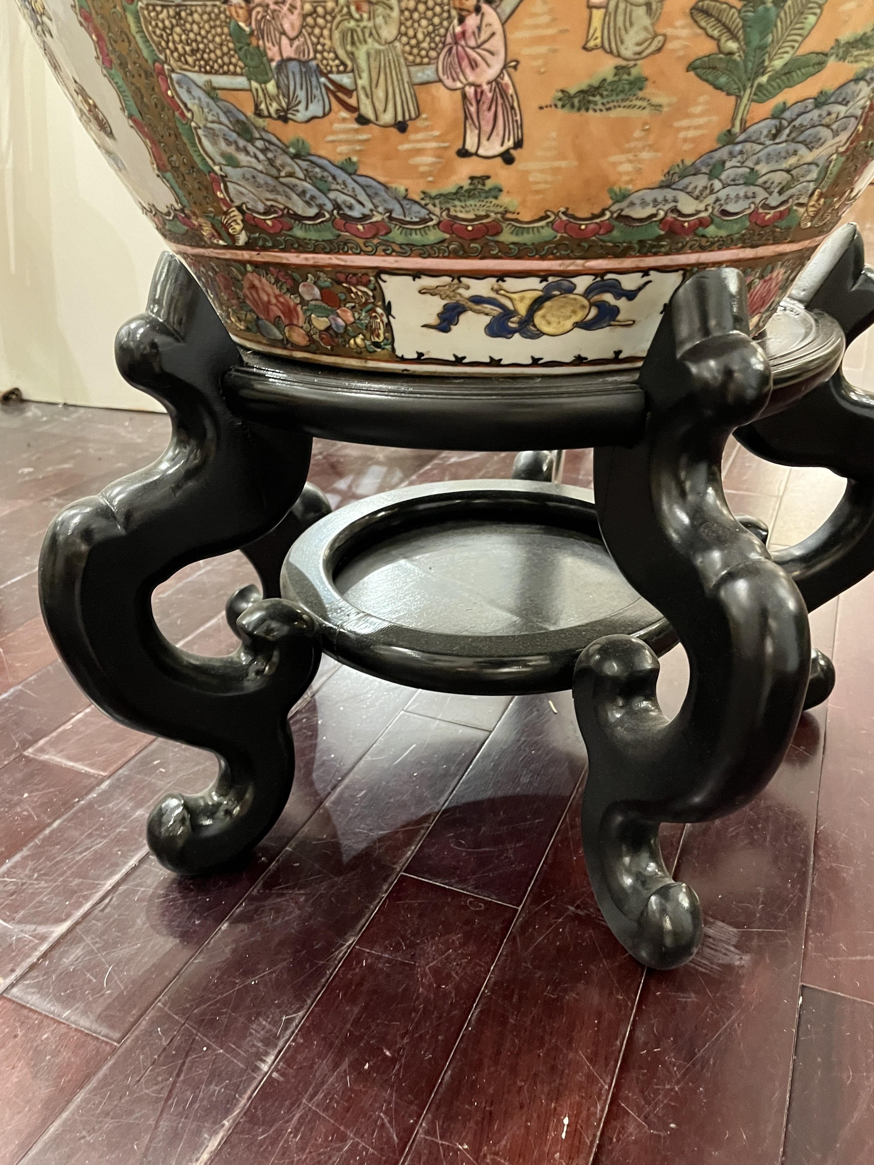 Large Chinese Rose Medallion Fish Pot on Stand 7
