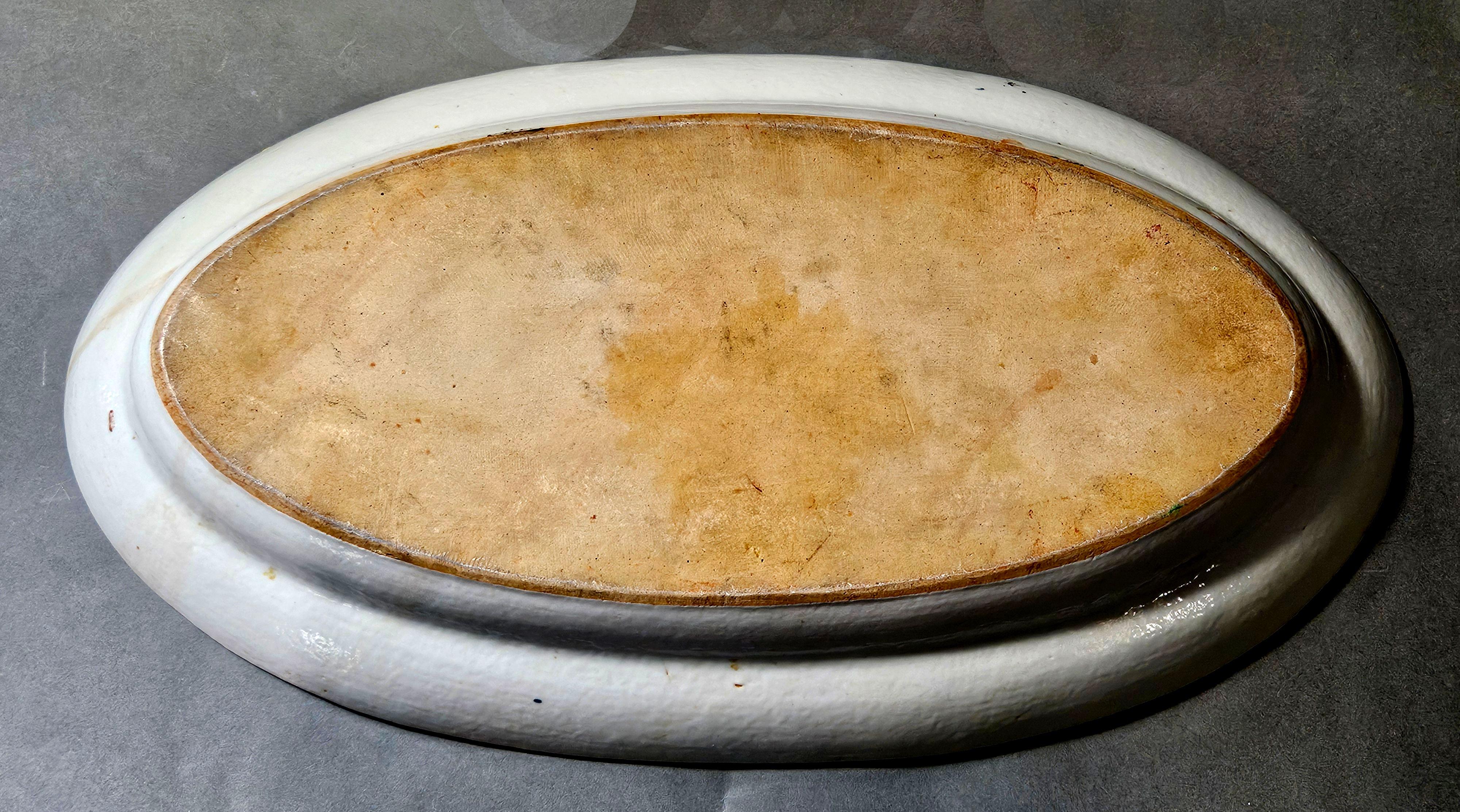 Grand plateau à poisson oblong en forme de médaillon de rose chinois Plat de service avec crépine percée en vente 9