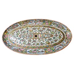 Grand plateau à poisson oblong en forme de médaillon de rose chinois Plat de service avec crépine percée