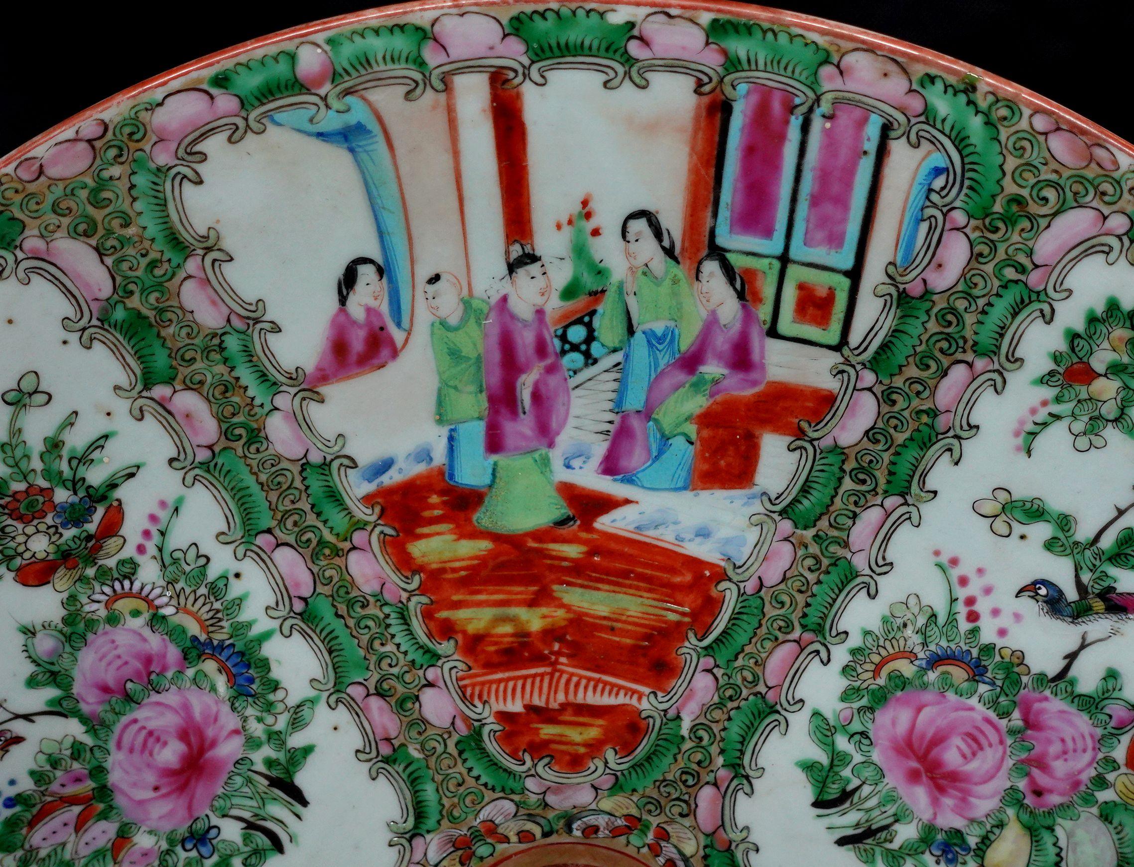 Large Chinese Rose Medallion Porcelain Plate, Ric 057 In Good Condition For Sale In Norton, MA