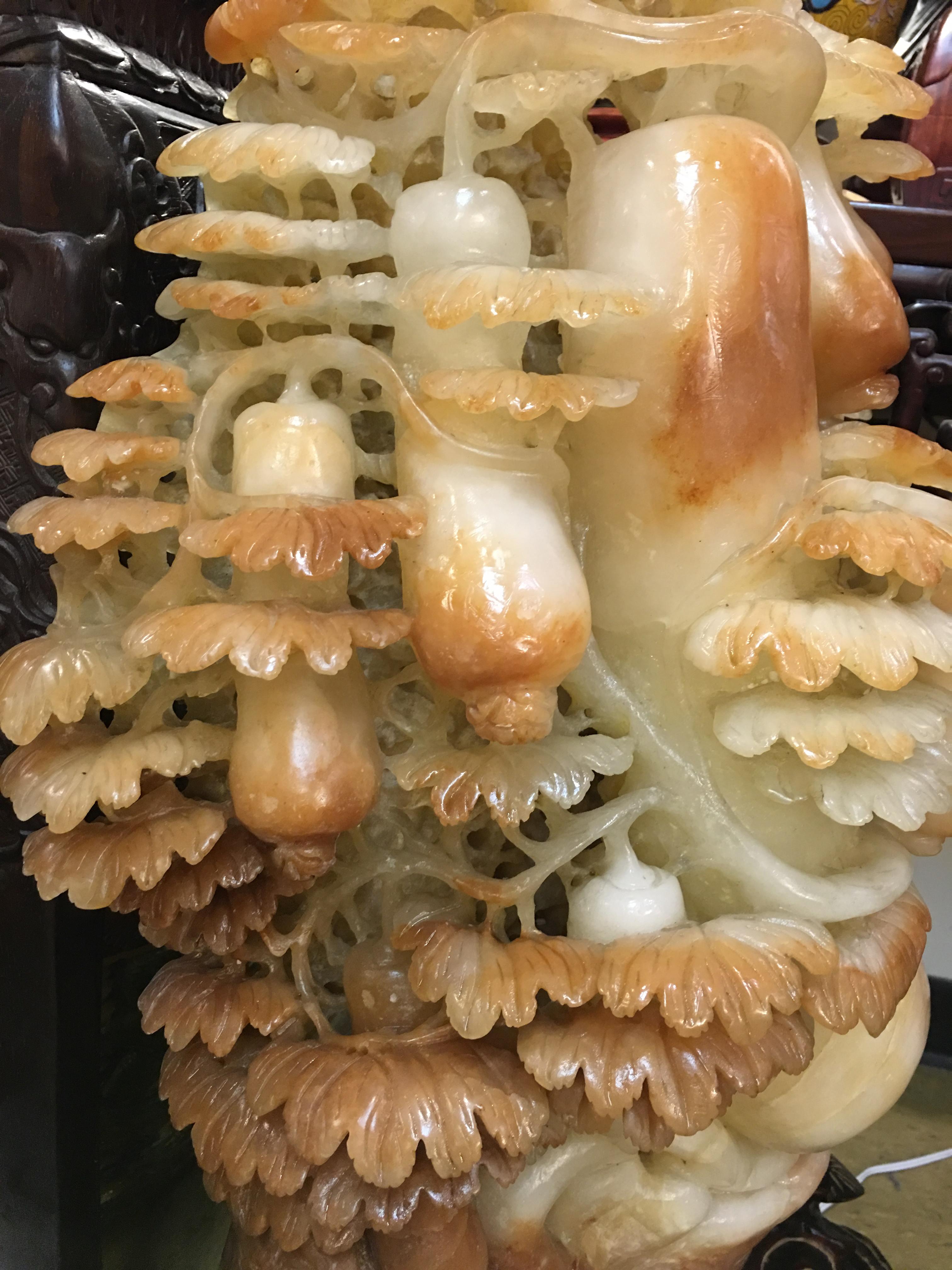 Stéatite Grande sculpture chinoise en grès représentant des carrots chinois en vente