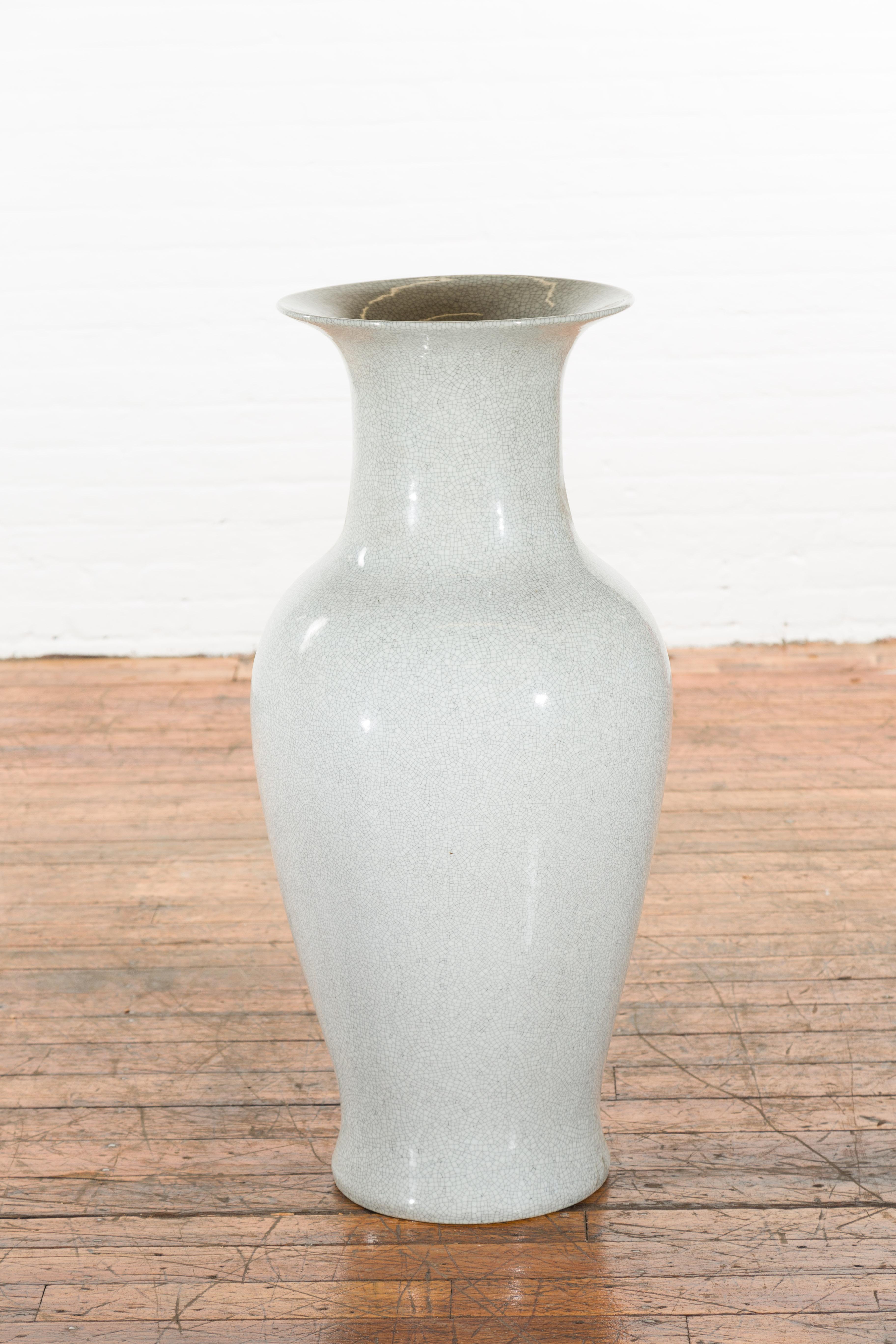Large Chinese Vintage Altar Vase with Grey Crackle Finish and Flaring Neck For Sale 1