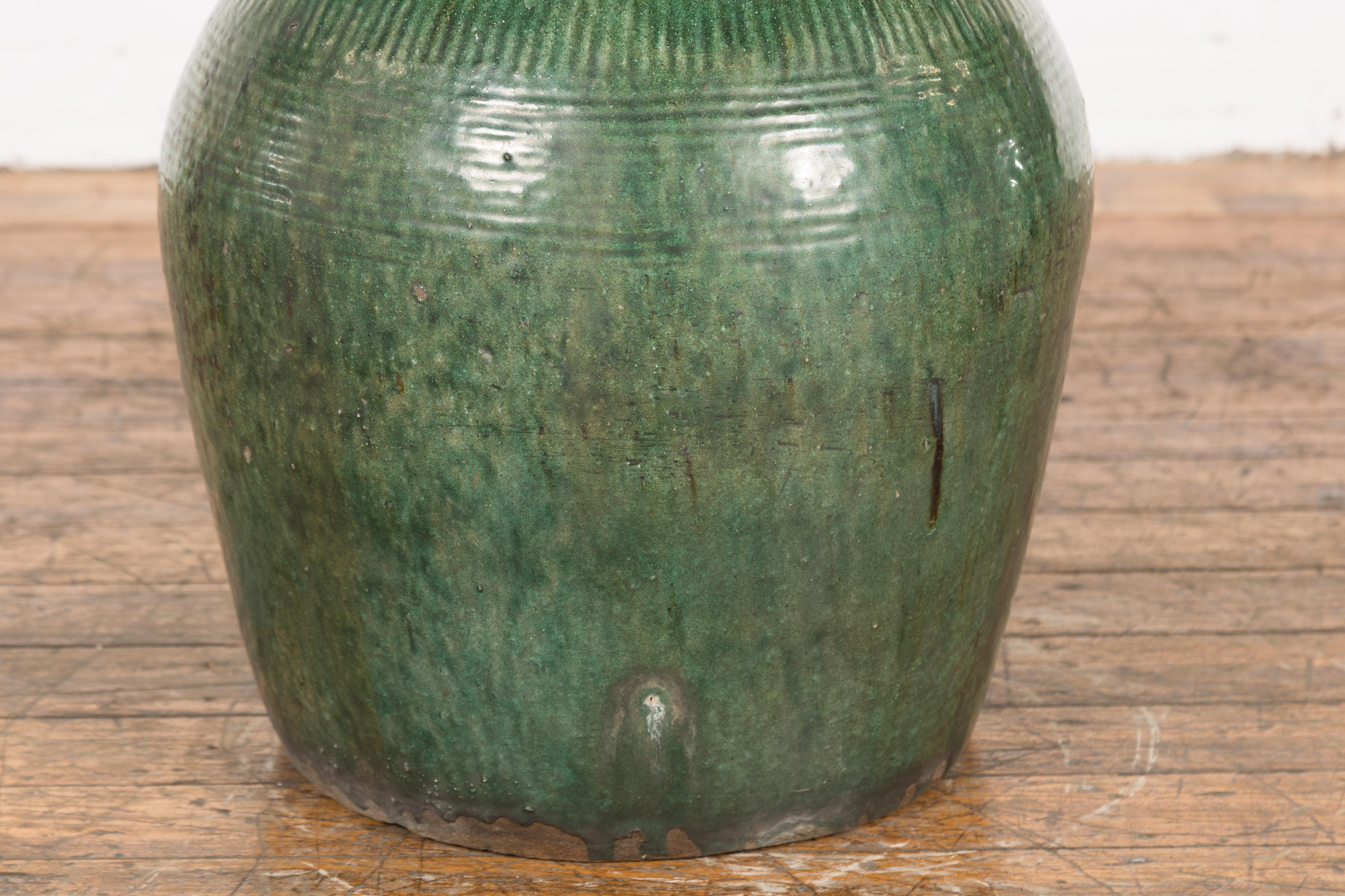 Large Chinese Vintage Dark Green Glazed Ceramic Planter with Striated Décor In Good Condition In Yonkers, NY