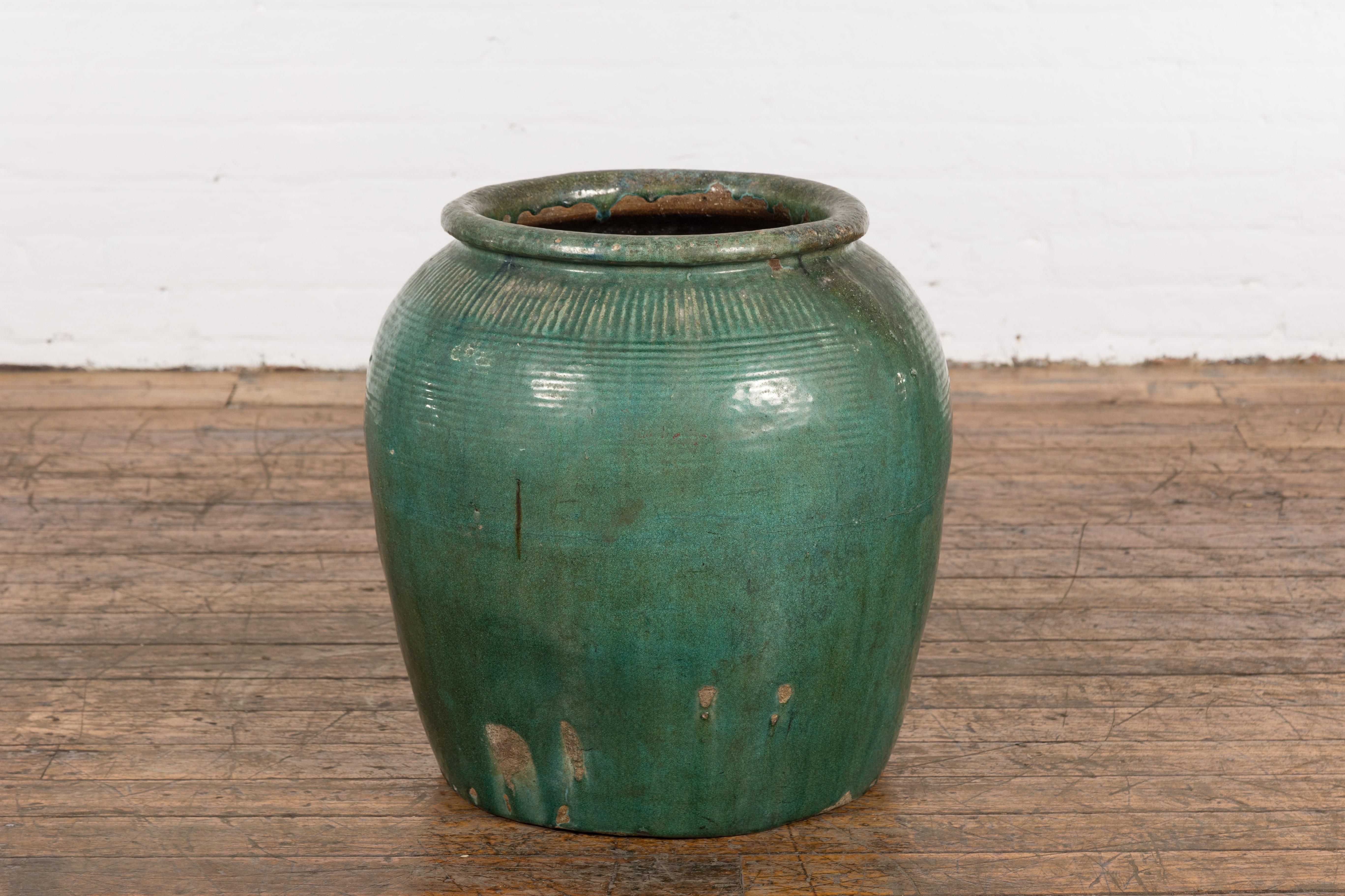 Large Chinese Vintage Green Glazed Ceramic Planter with Striated Décor For Sale 9