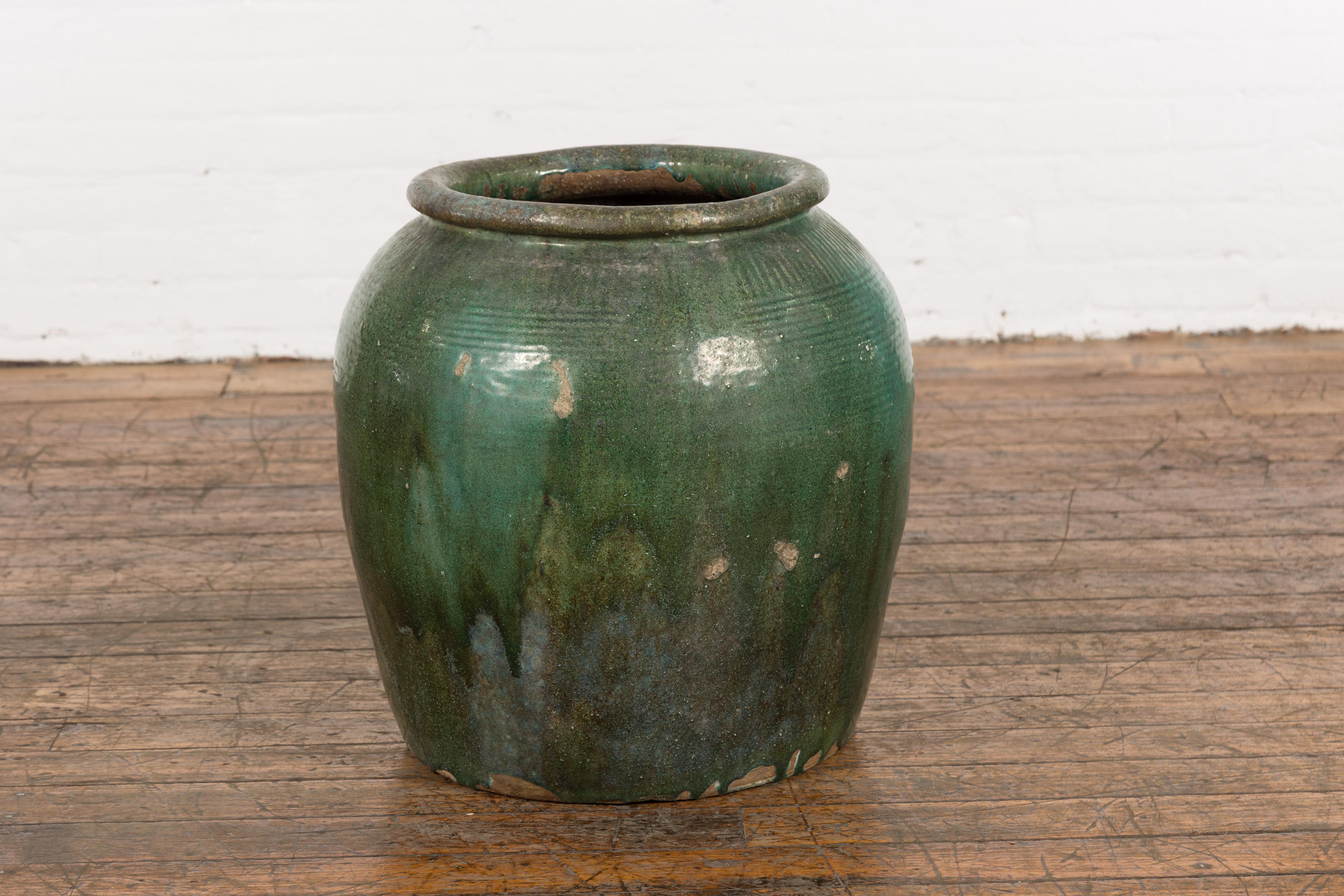 Large Chinese Vintage Green Glazed Ceramic Planter with Striated Décor For Sale 10