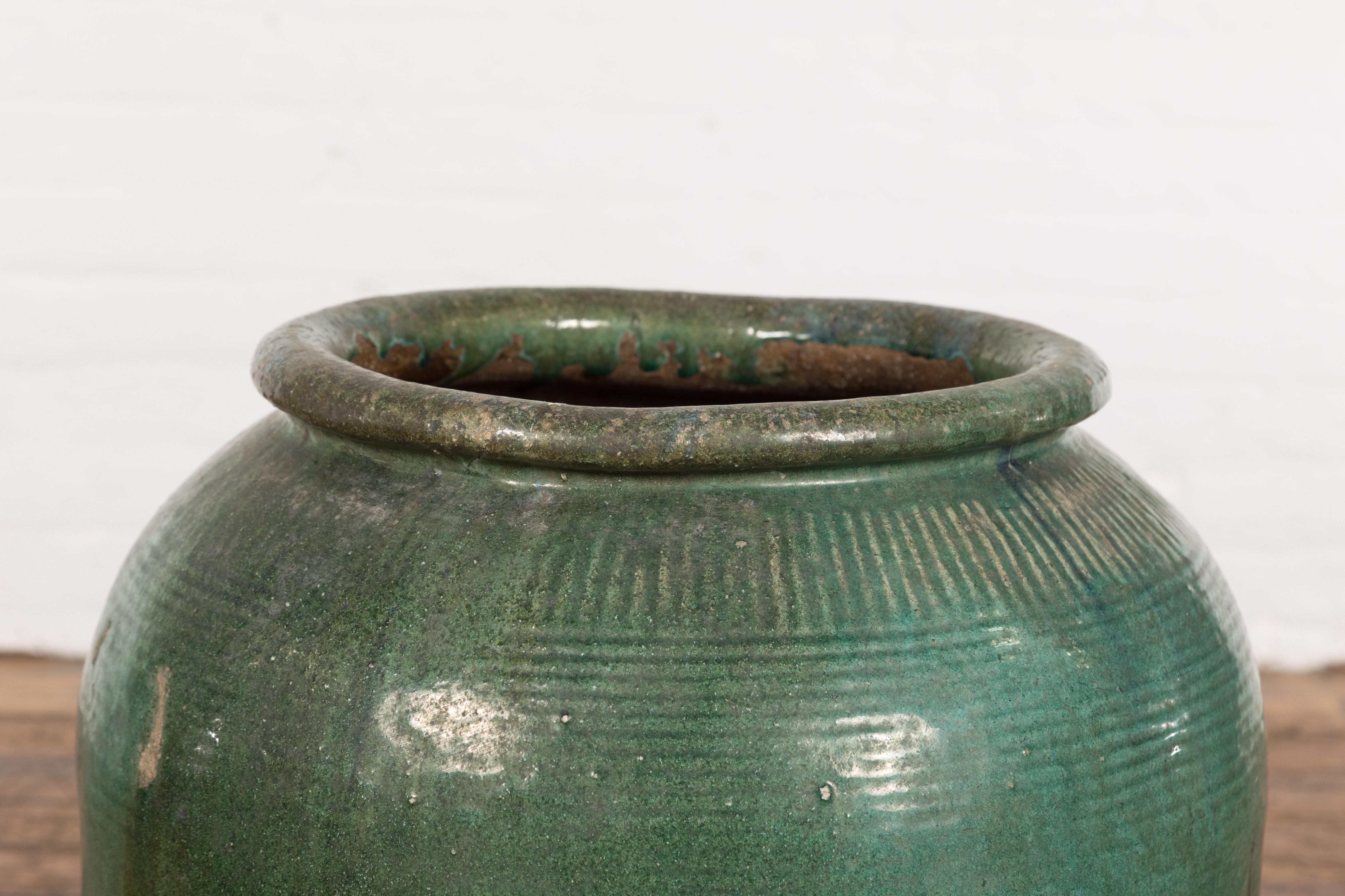 Large Chinese Vintage Green Glazed Ceramic Planter with Striated Décor For Sale 2