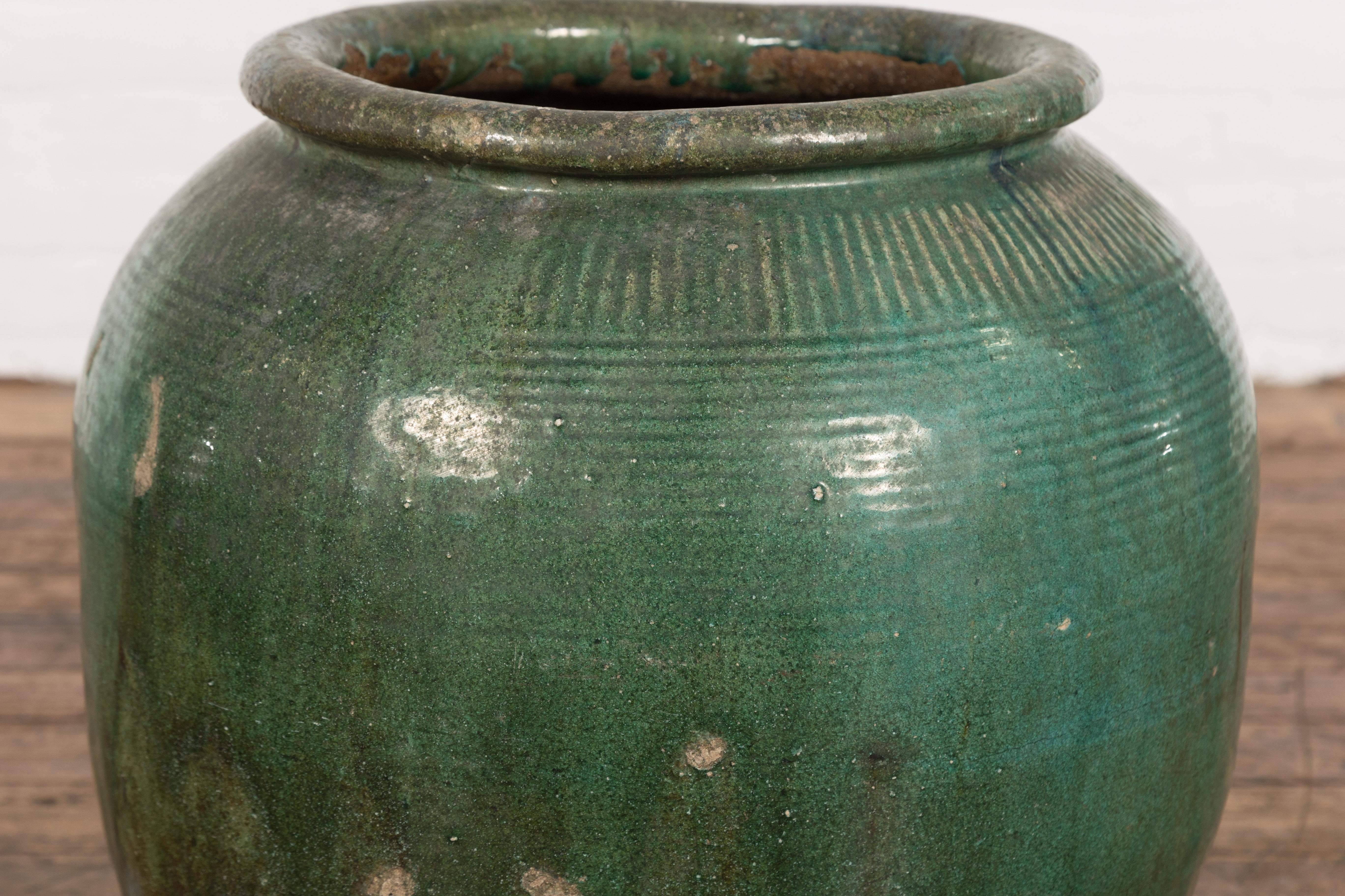 Large Chinese Vintage Green Glazed Ceramic Planter with Striated Décor For Sale 3