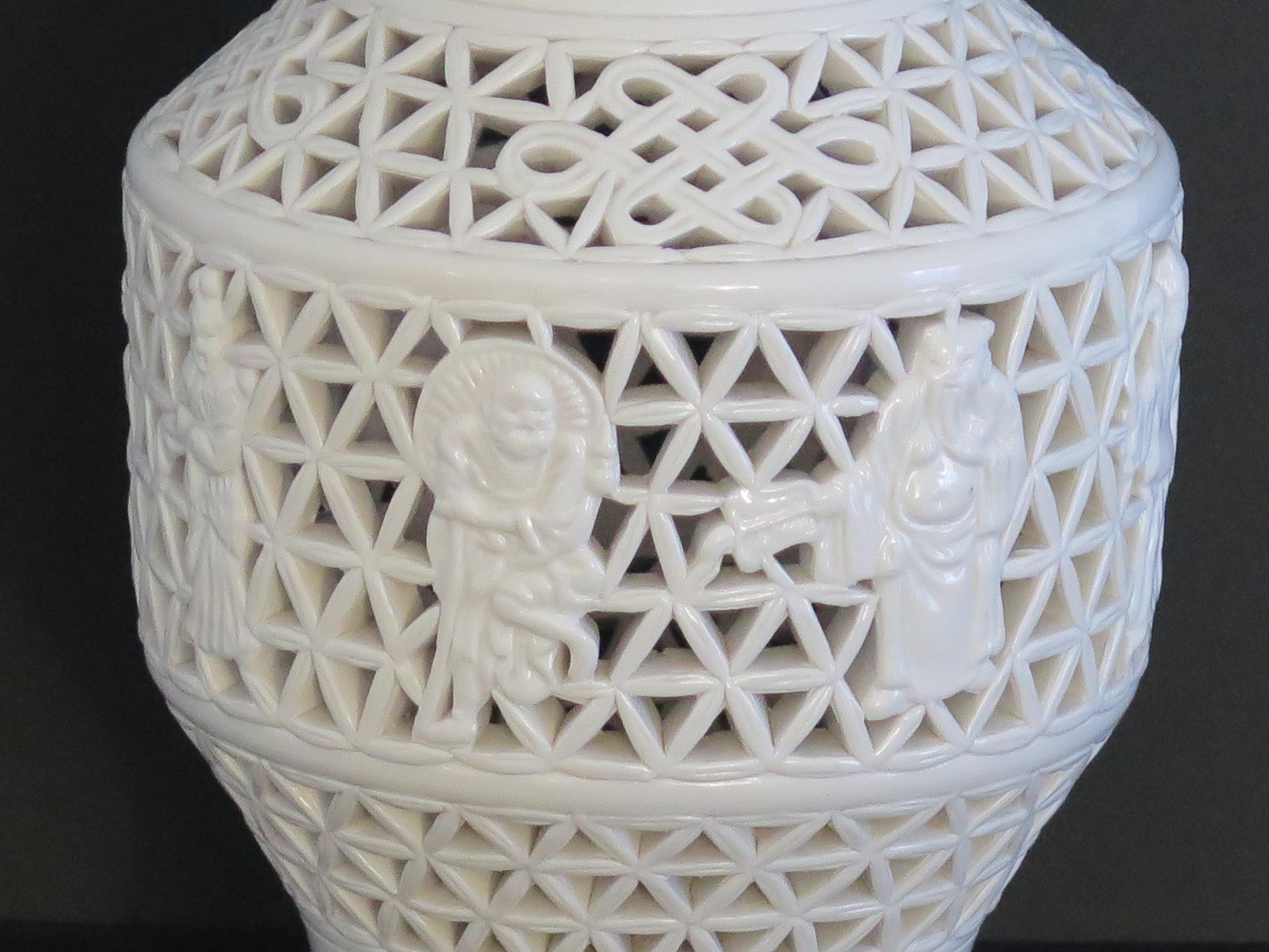 20th Century  Large Chinese white Blanc-de-Chine Vase Porcelain reticulated, mid century For Sale