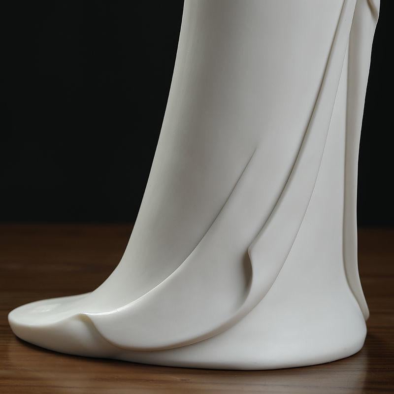 Estatua de Buda Guanyin de pie de porcelana blanca china vintage de 45 cm en venta 5