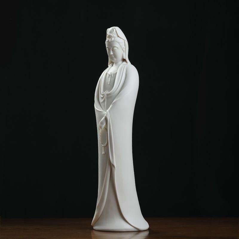 Estatua de Buda Guanyin de pie de porcelana blanca china vintage de 45 cm en Bastante bueno estado para la venta en 景德镇市, CN