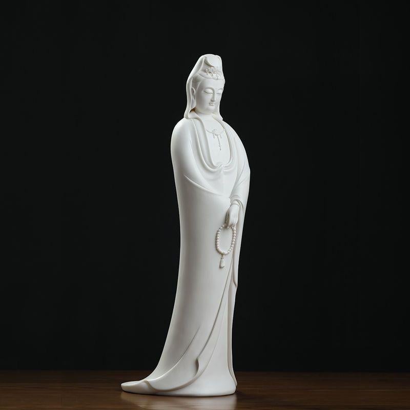 Estatua de Buda Guanyin de pie de porcelana blanca china vintage de 45 cm siglo XX en venta