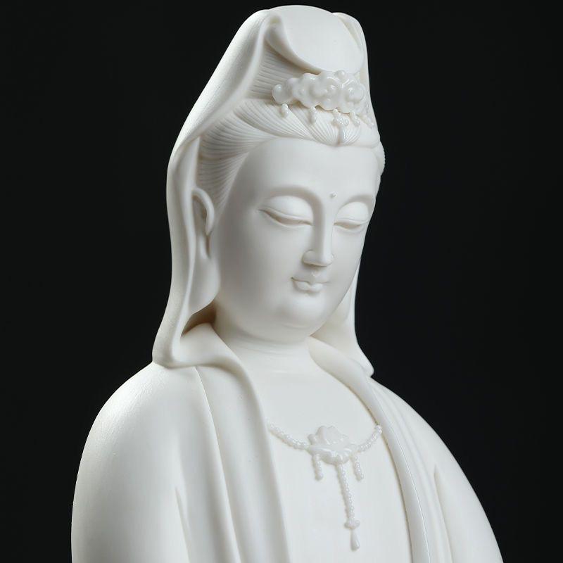 Estatua de Buda Guanyin de pie de porcelana blanca china vintage de 45 cm en venta 2