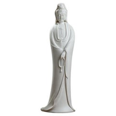 Statua di Buddha Guanyin in piedi di porcellana bianca cinese vintage da 45 cm