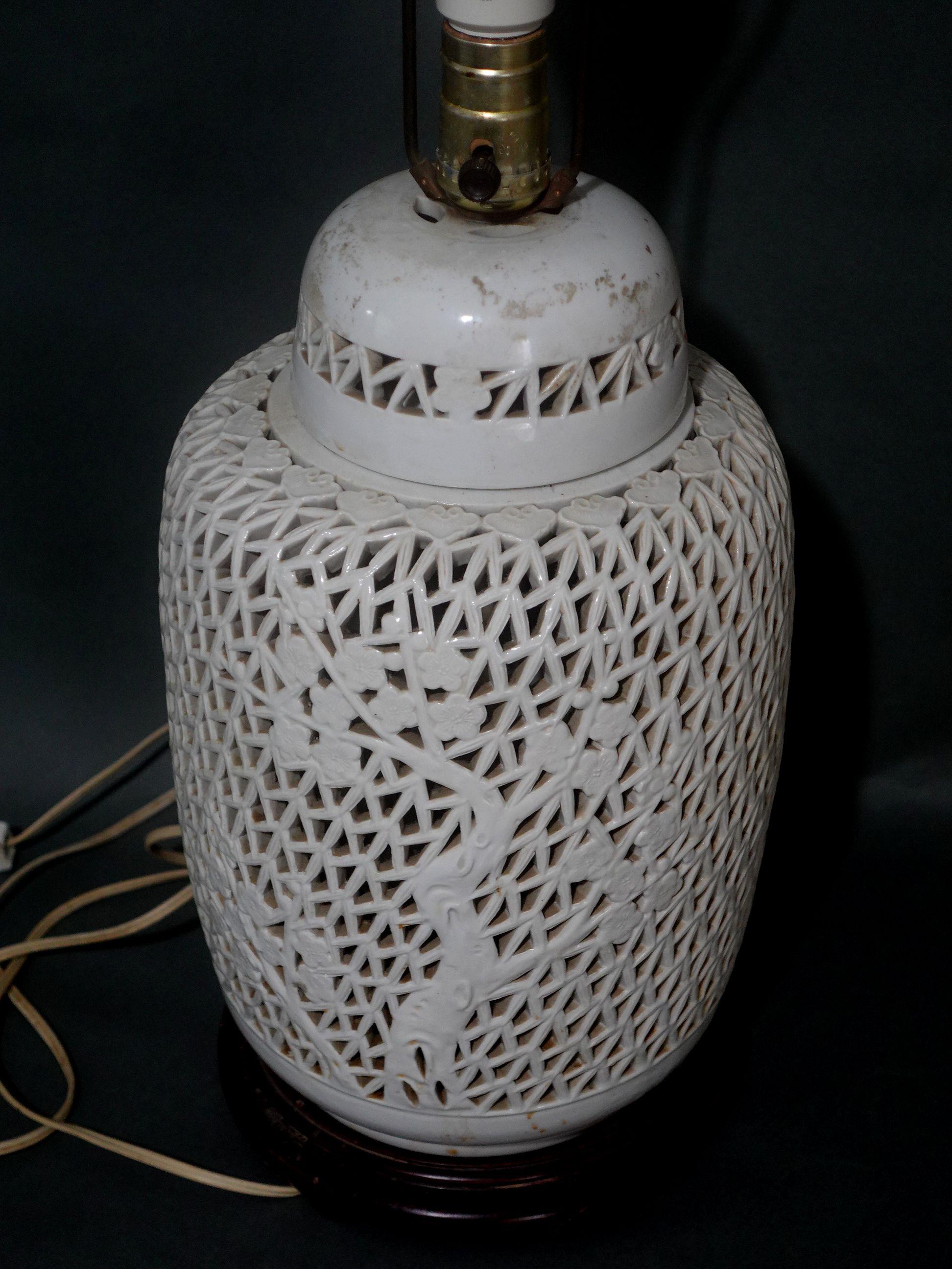 20th Century Large Chinese White Porcelain Reticulated Lamp, 1940 For Sale