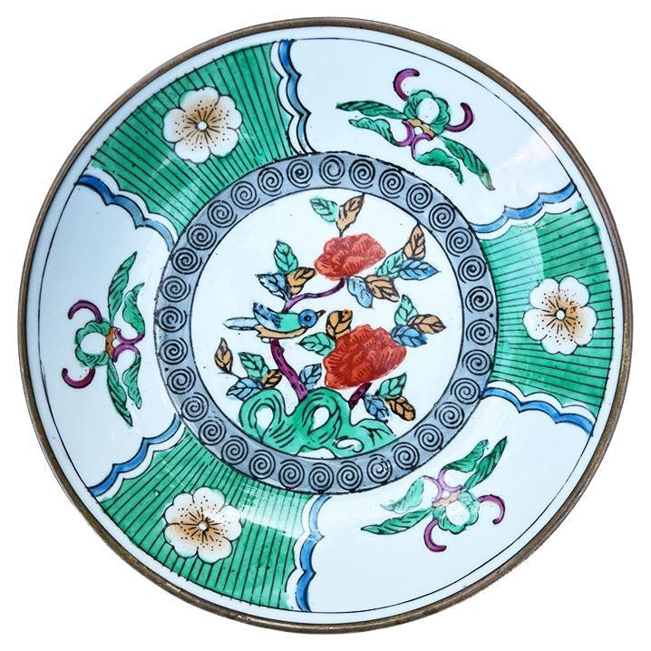 Plato o cuenco grande de cerámica chinoiserie en verde con motivos florales en venta
