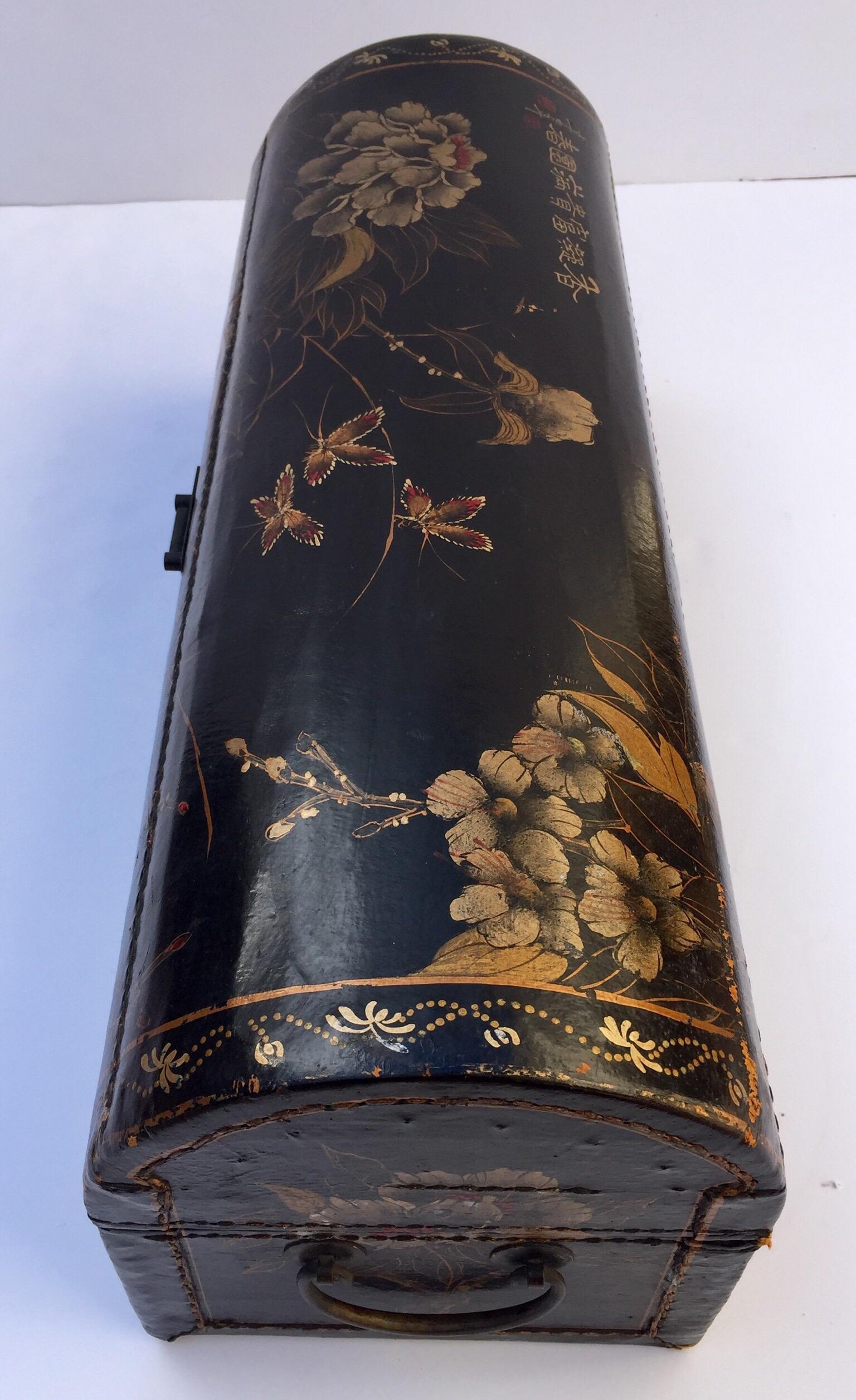 Large Chinoiserie Leather in Black and Gilt Hand Painted Domed Box In Good Condition In North Hollywood, CA