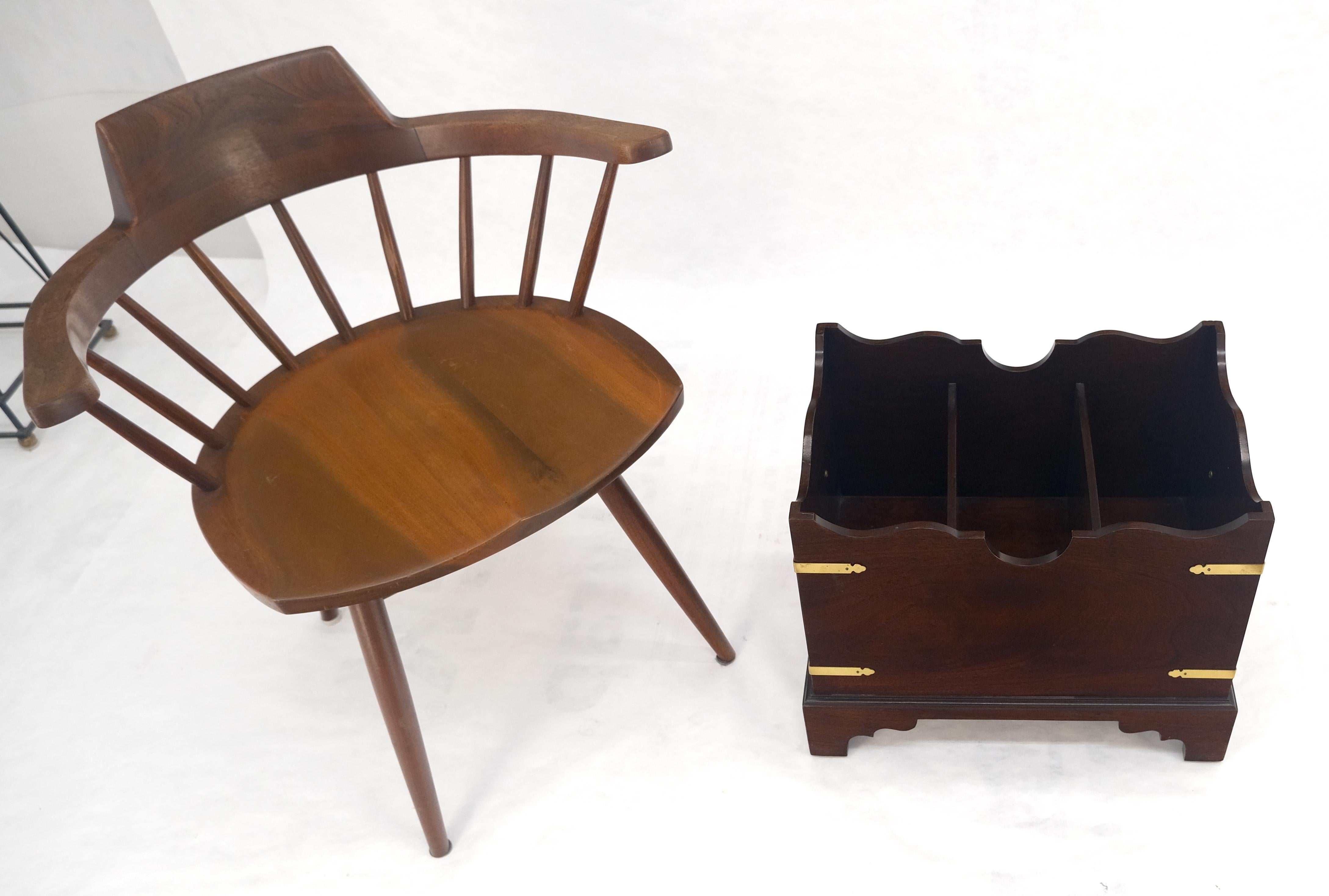 Grand porte-revues Chippendale de style Campaigner en acajou et laiton c1970s MINT en vente 3