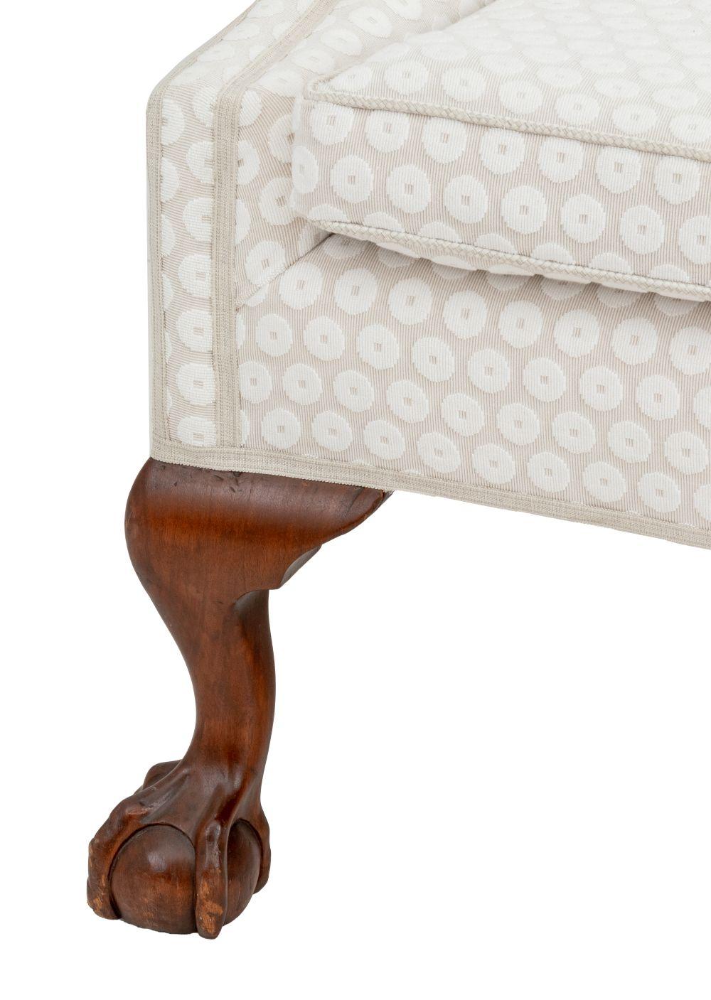 Großes Mahagoni-Sofa im Chippendale-Stil (Polster) im Angebot