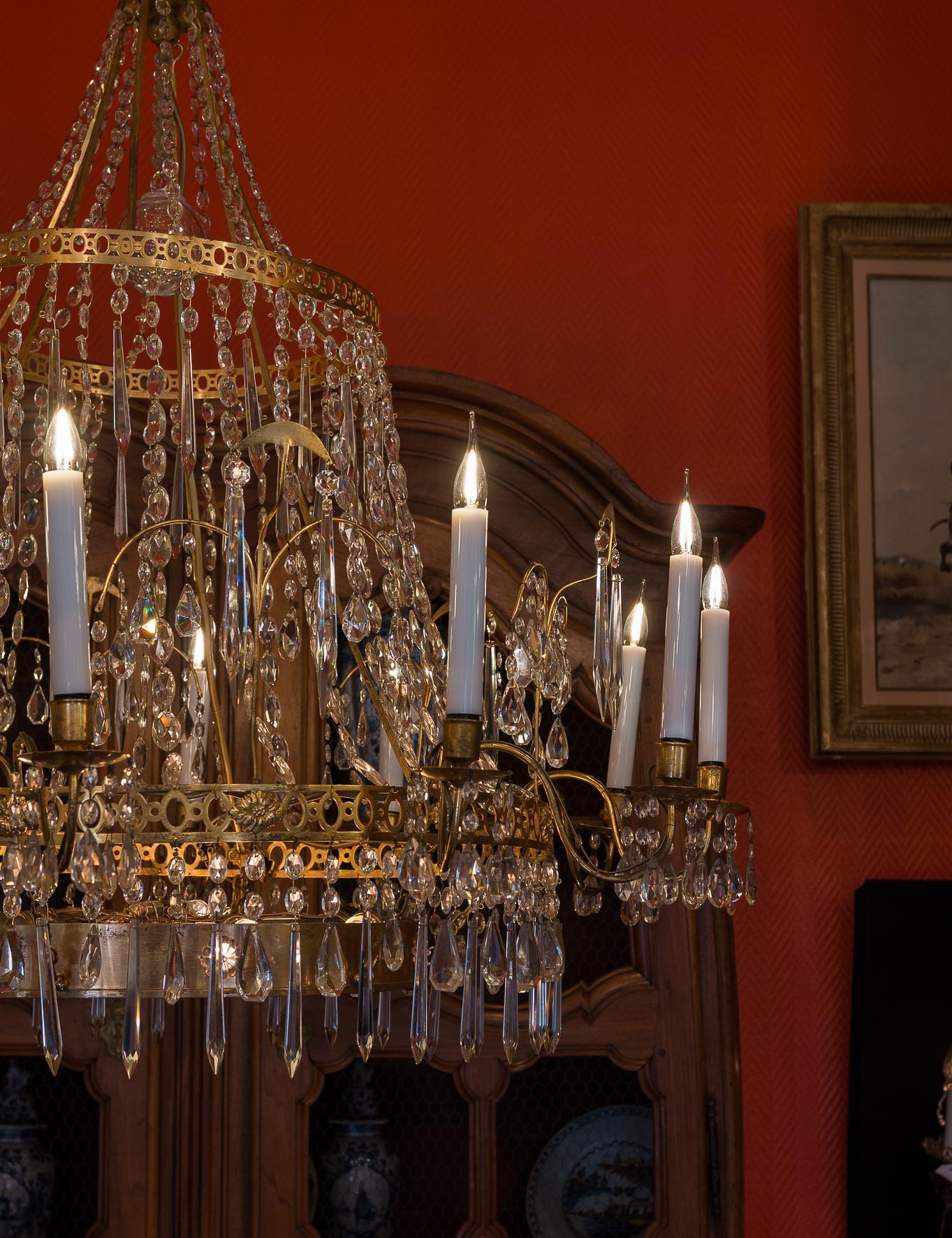 Large Chiseled Gilt Bronze and Cut Crystal Chandelier, Early 19th Century 5