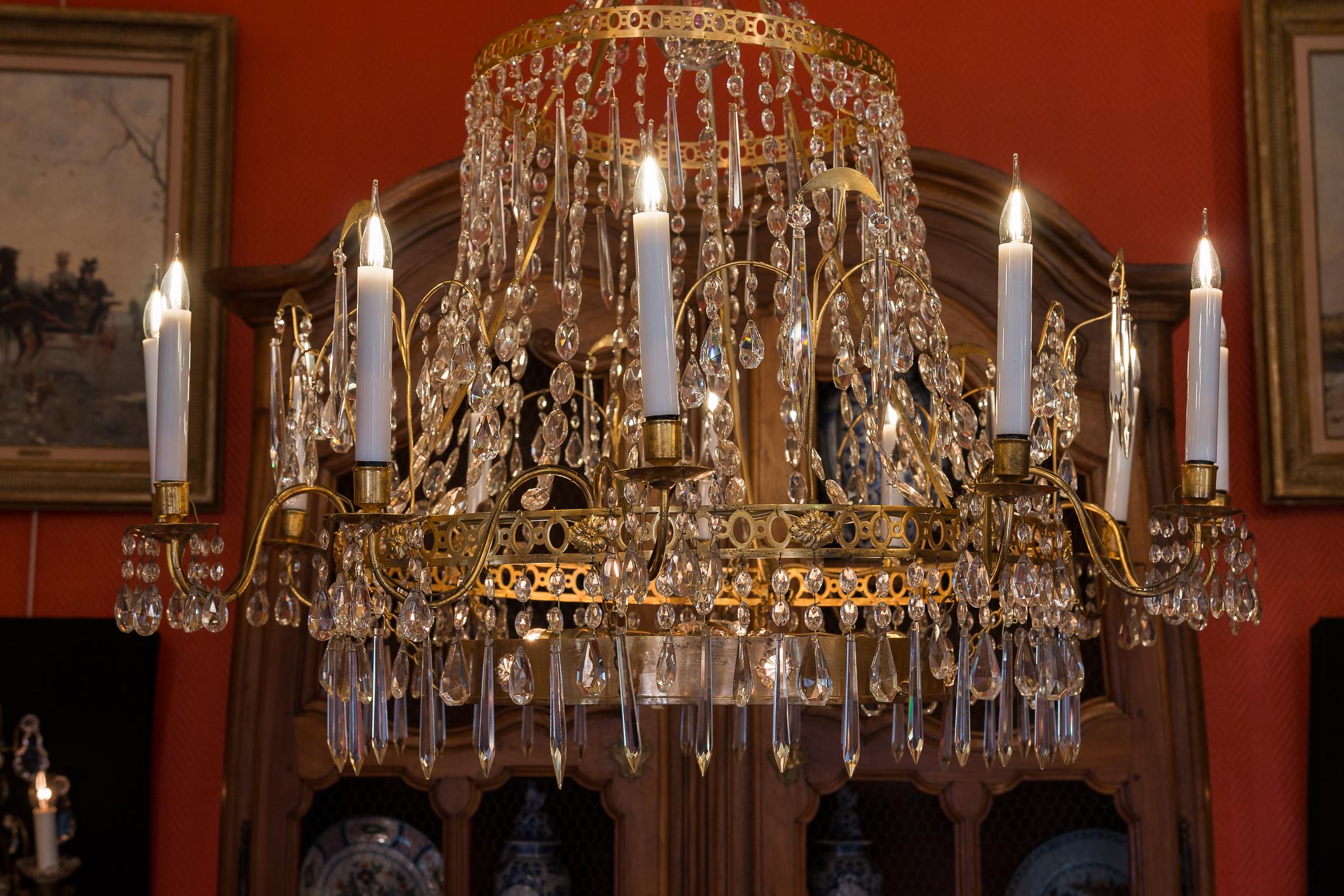 Large Chiseled Gilt Bronze and Cut Crystal Chandelier, Early 19th Century 3
