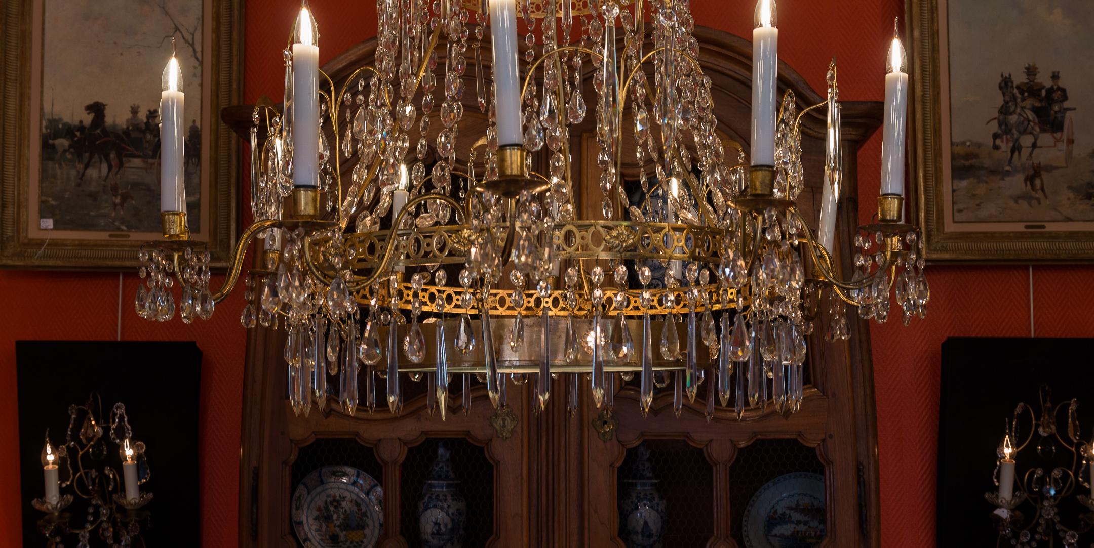 Large Chiseled Gilt Bronze and Cut Crystal Chandelier, Early 19th Century 4