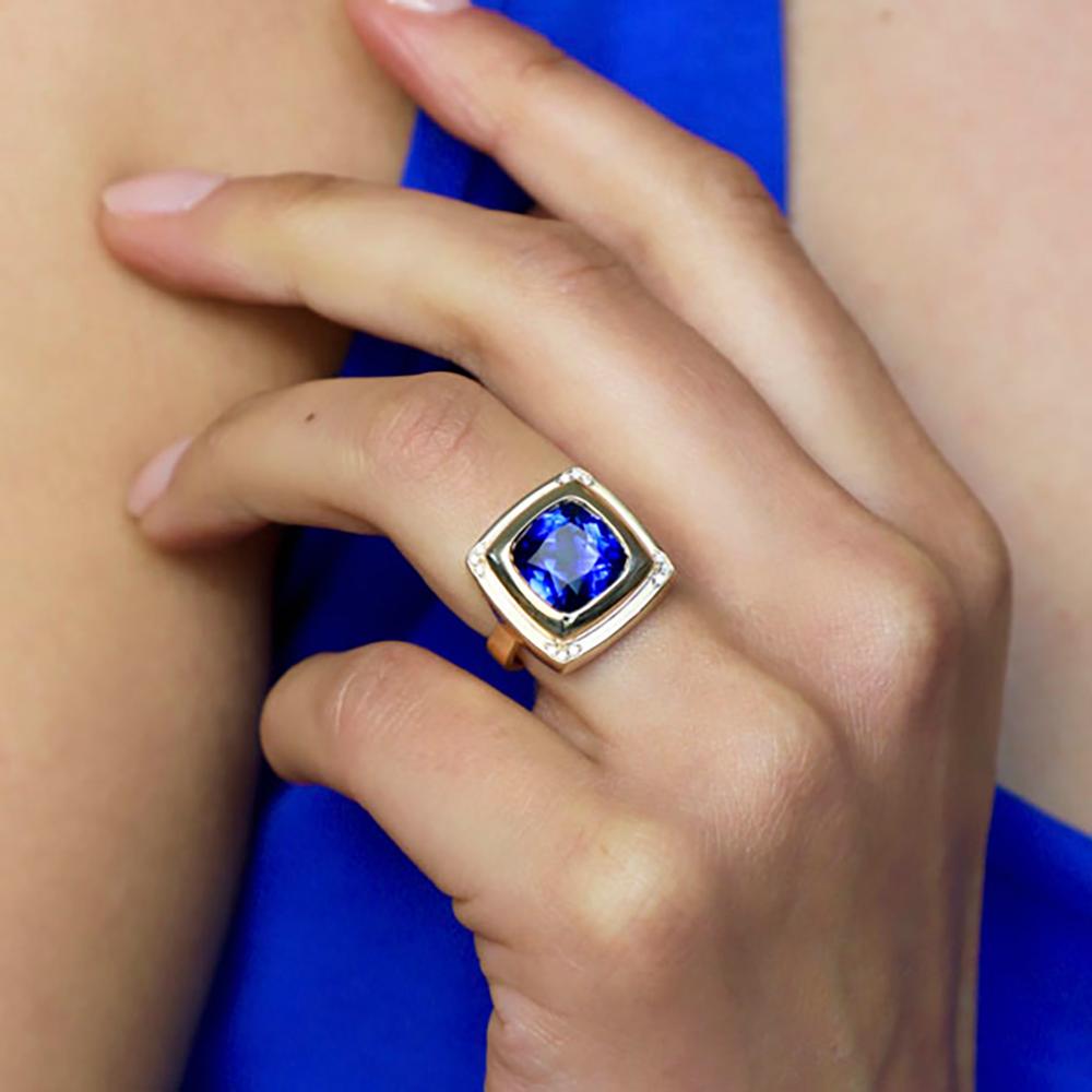 En vente :  Grande bague d'inspiration chocolat en or jaune 18 carats avec saphir bleu 3