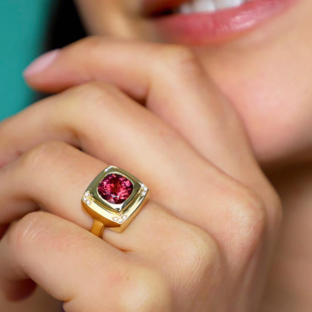 Contemporary Large Chocolate Inspired 18ct Yellow Gold Pink Tourmaline Ring For Sale