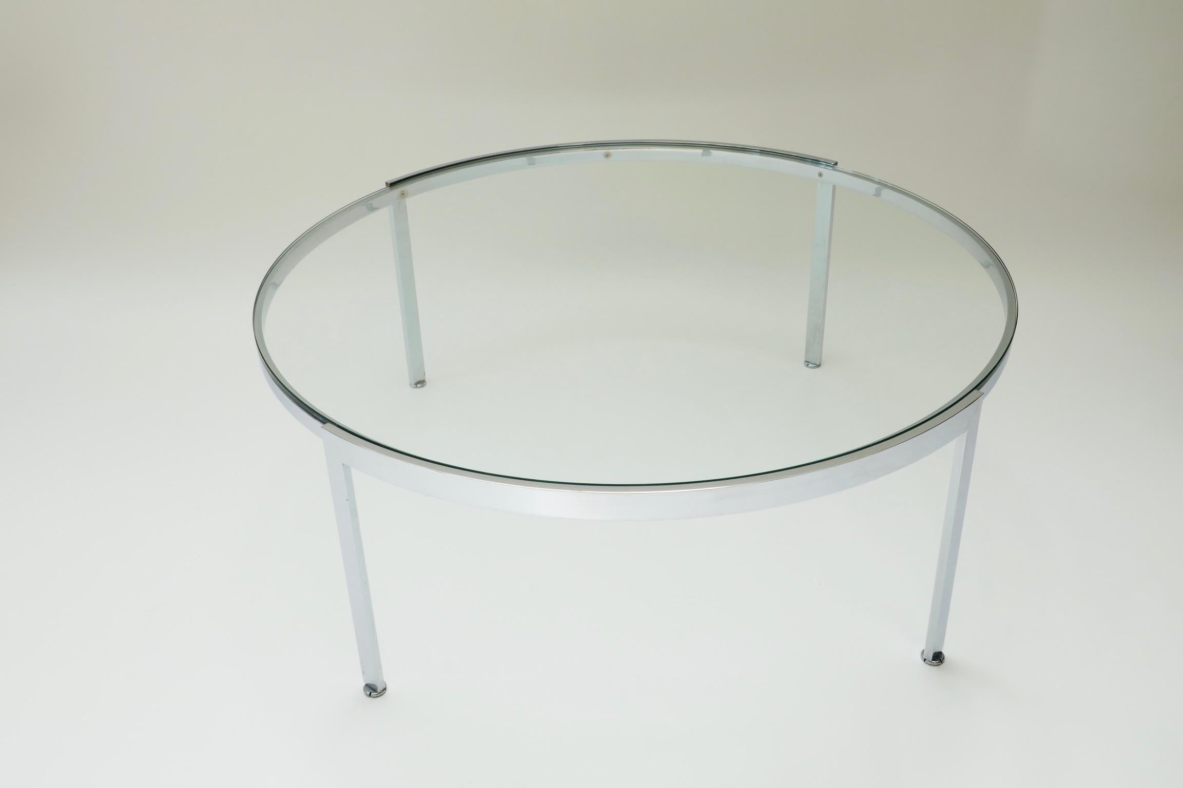 Large Chrome and Glass Round Low Table, Italy, 1970s For Sale 1