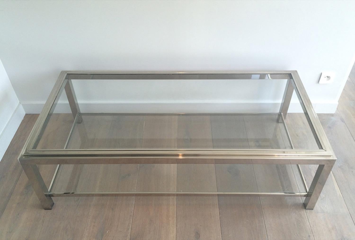 Français Grande table basse en chrome, circa 1970 en vente