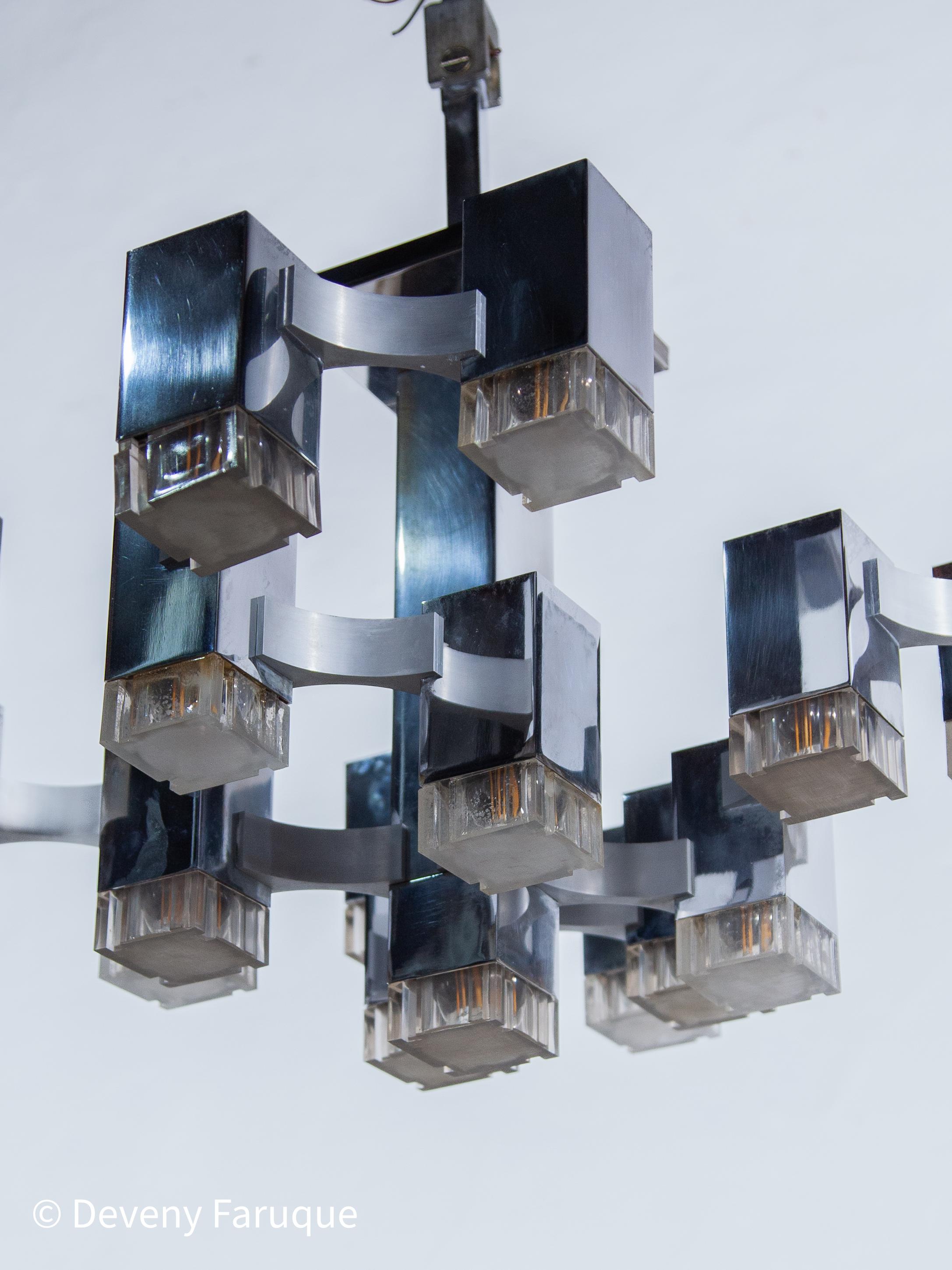 Metallo Grande lampadario cubico cromato Sciolari 17 luci, anni '60, Italia in vendita