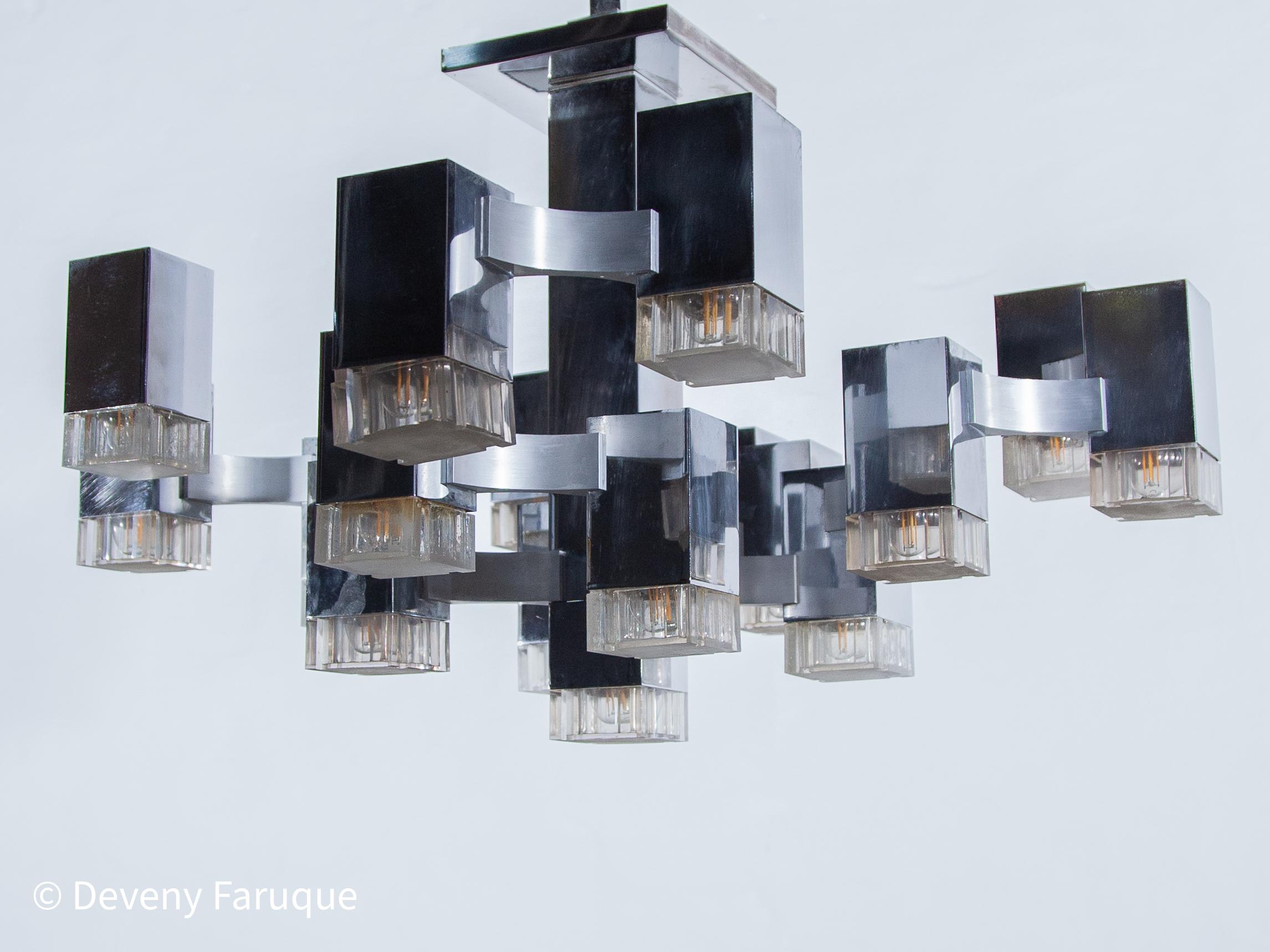 Grande lampadario cubico cromato Sciolari 17 luci, anni '60, Italia in vendita 1