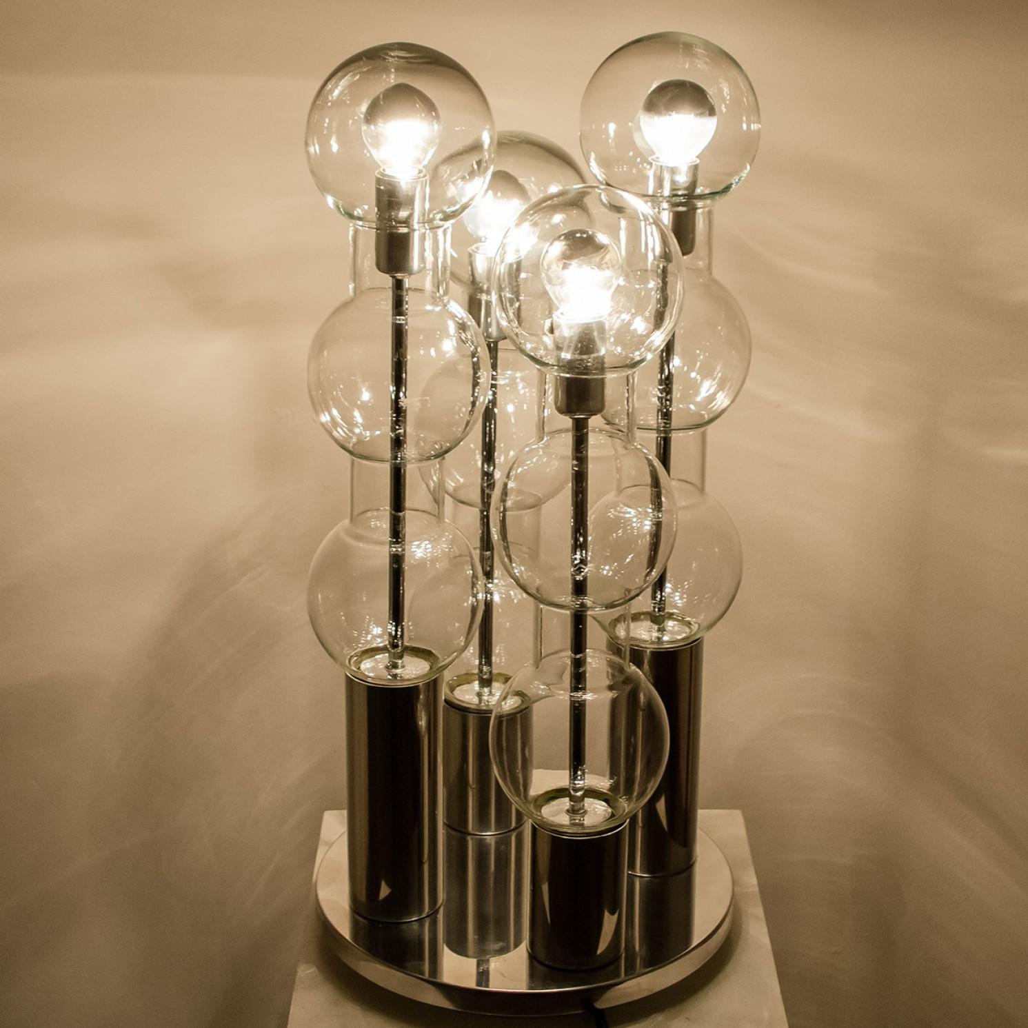 Allemand Grande lampe de bureau Doria en verre bullé soufflé à la main en chrome, 1970 en vente