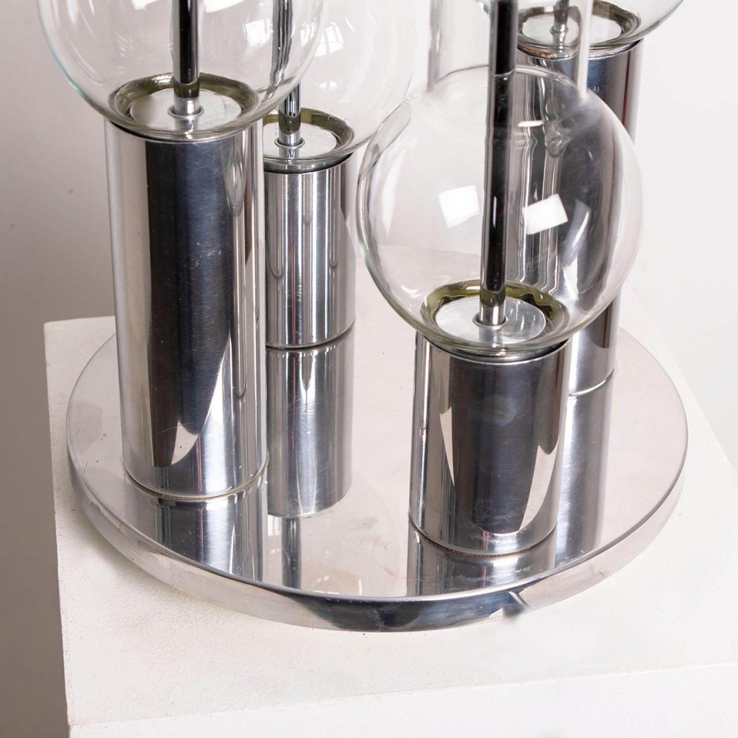 Fin du 20e siècle Grande lampe de bureau Doria en verre bullé soufflé à la main en chrome, 1970 en vente