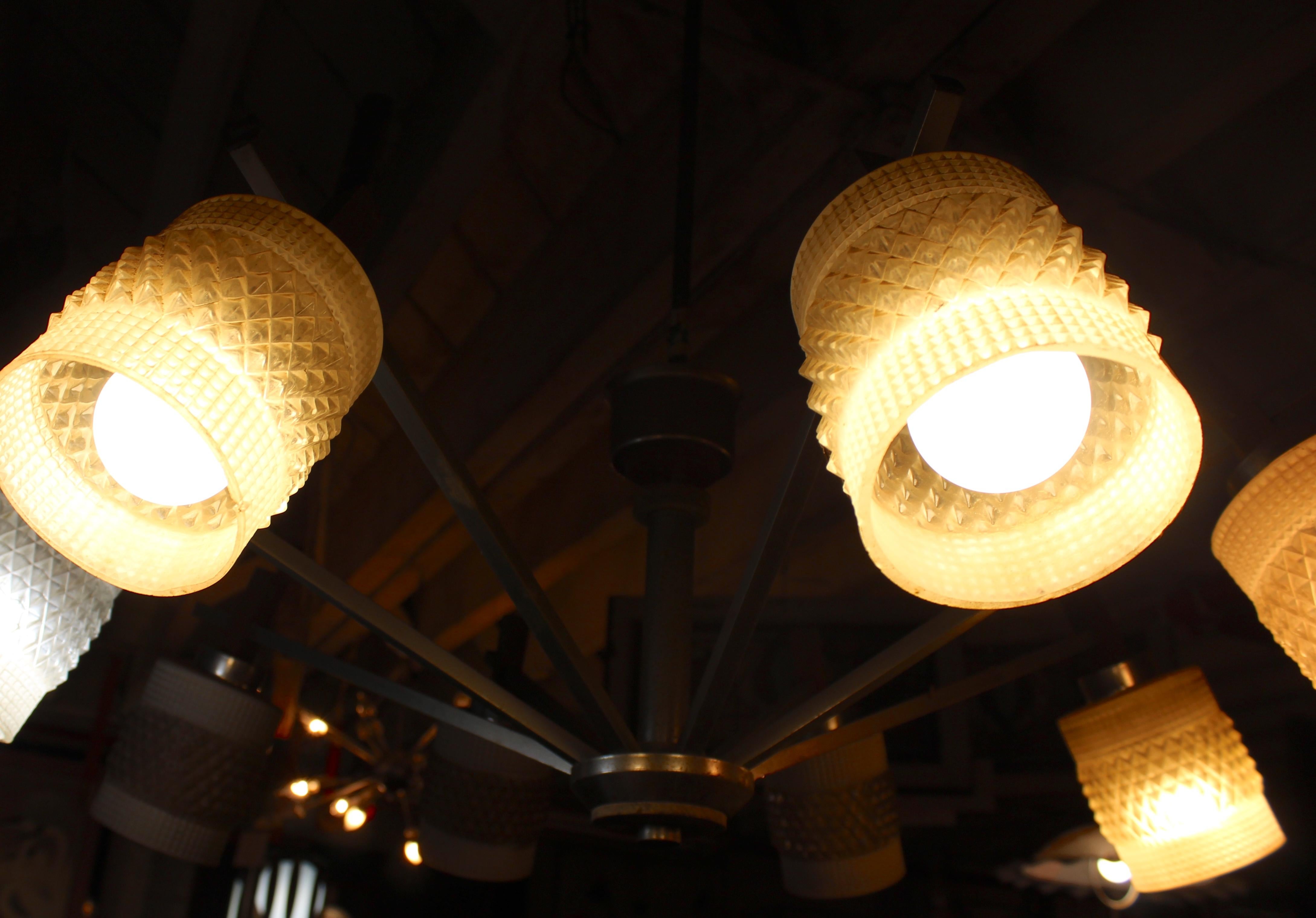 Grande lampadario in cromo e palissandro in vendita 1