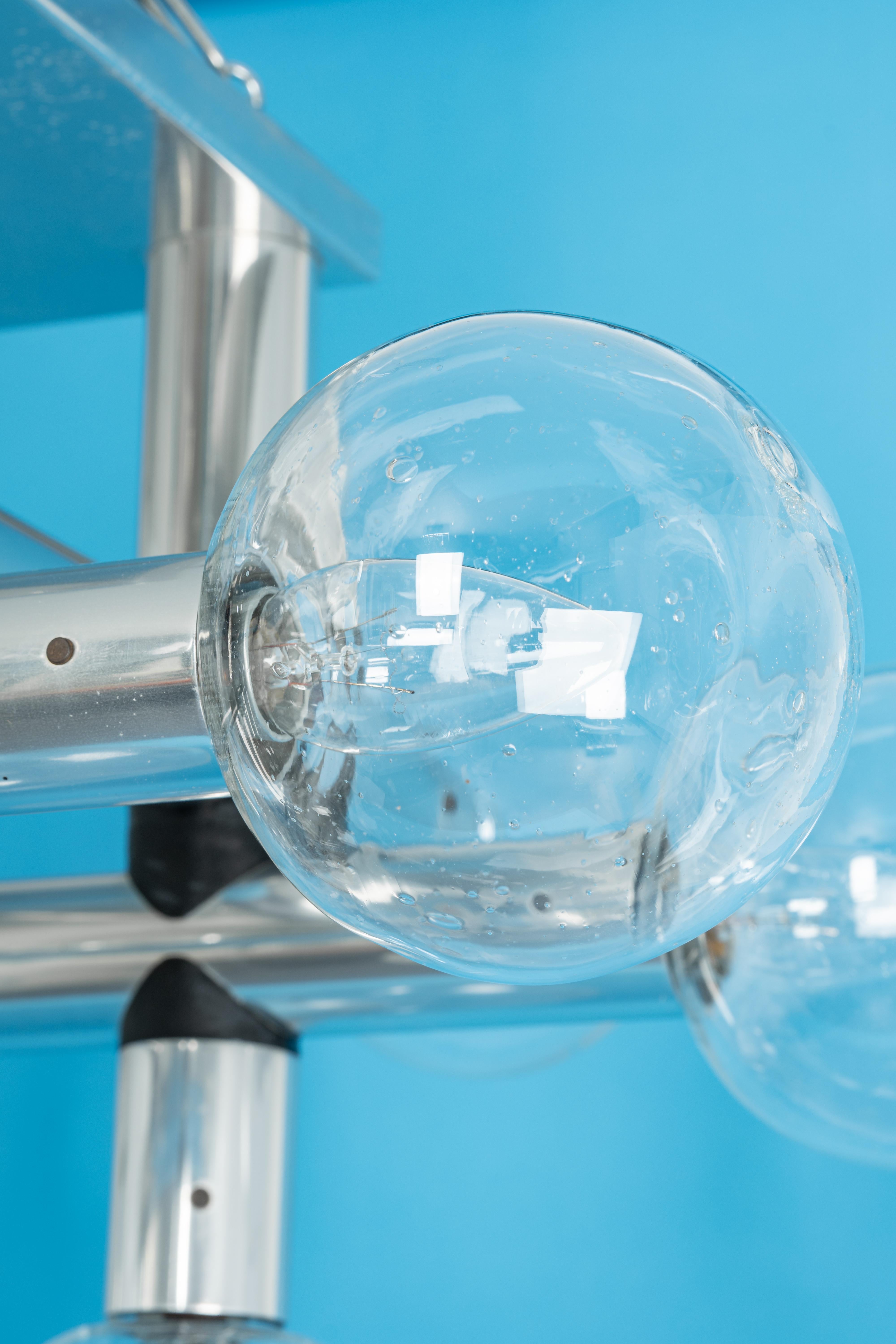 Grand support encastré Sputnik de l'ère spatiale chromée de Kalmar, Autriche, 1970 en vente 2