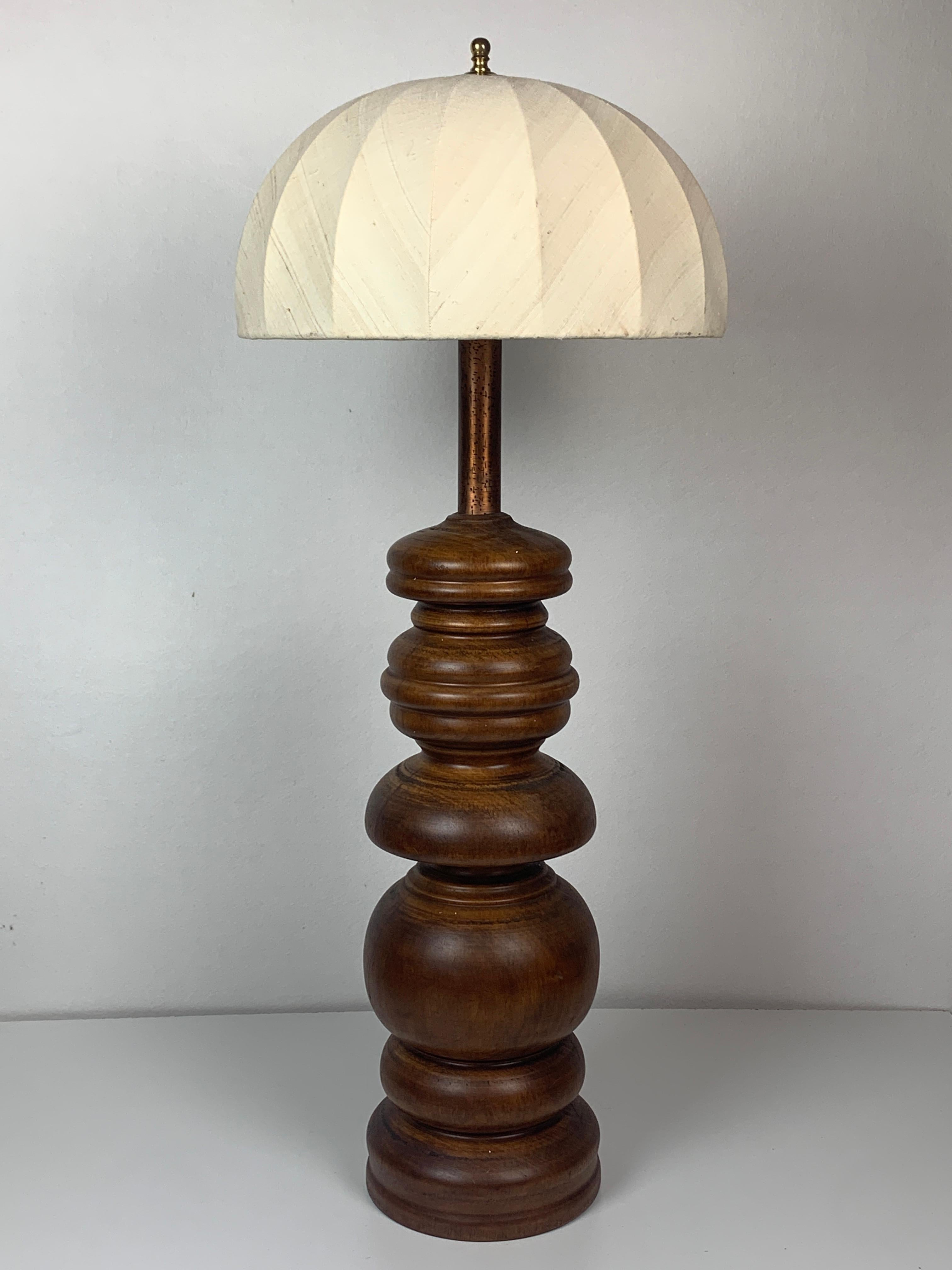 Large 98 cm ( incl shade ) copper chunky table lamp from denmark 1960s. The lamp base is in great condition considering it's age, the shade although period correct is not original to the lamp and also in a good vintage condition ( some light wear