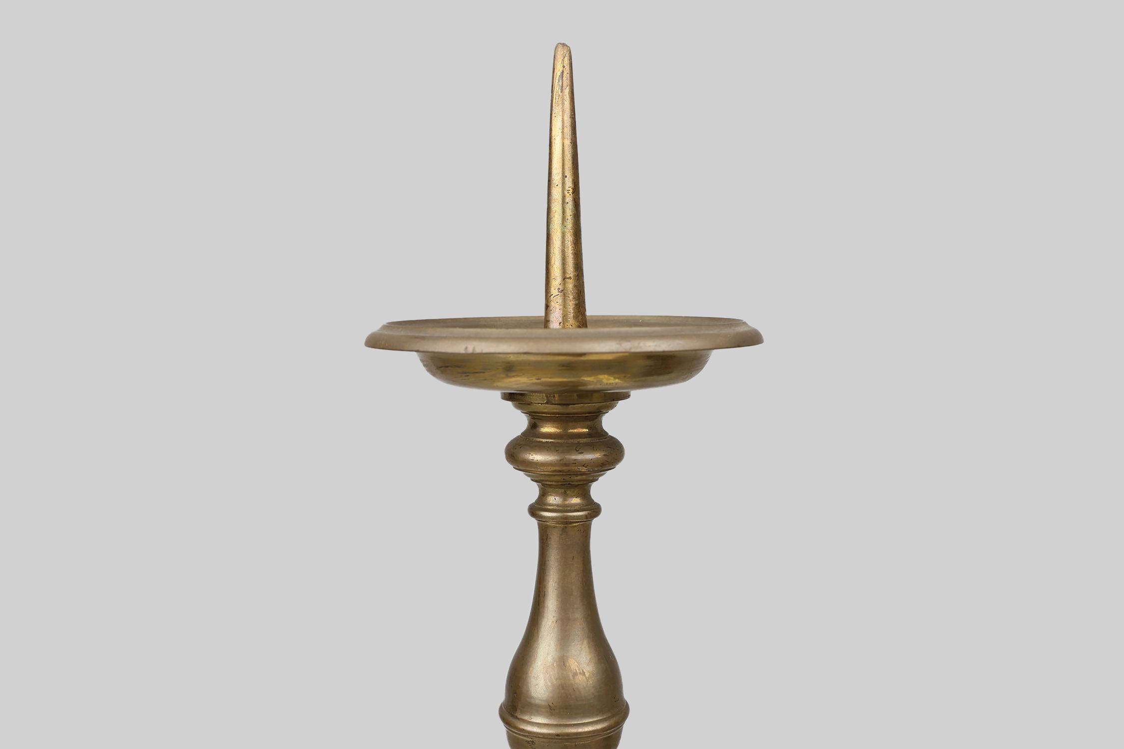 Großer Kirchen-/Altar-Kerzenleuchter aus Bronze, Frankreich um 1900 (Barock) im Angebot
