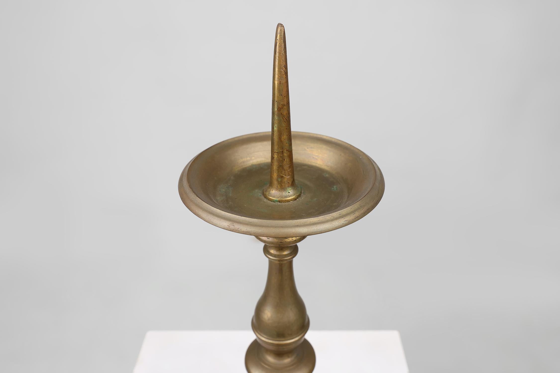 Großer Kirchen-/Altar-Kerzenleuchter aus Bronze, Frankreich um 1900 (Französisch) im Angebot