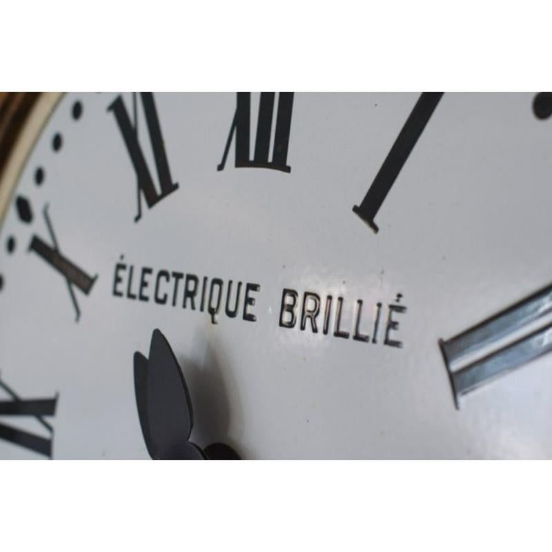 Large Church Organ Clock, France, 1950s

Vintage Design
This imposing XXL facade clock, dating from the 1950s and originating from a church organ in Brillié, France, embodies majesty and history. The antique decor comes from the Bayard religious