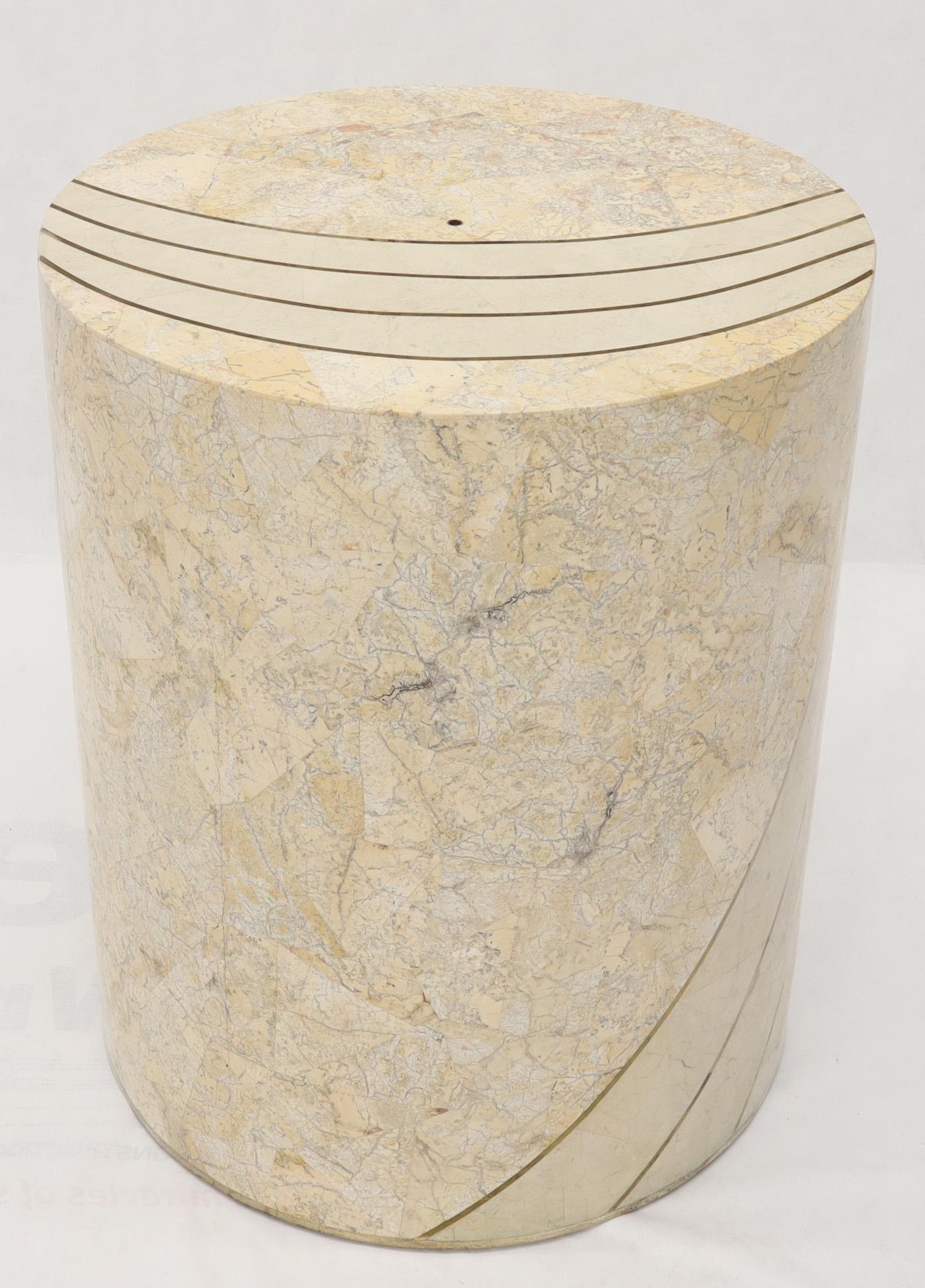Großer Zylinder Mosaiksteinfurnier Messingintarsie Esstisch Sockel Pedestal (Intarsie) im Angebot