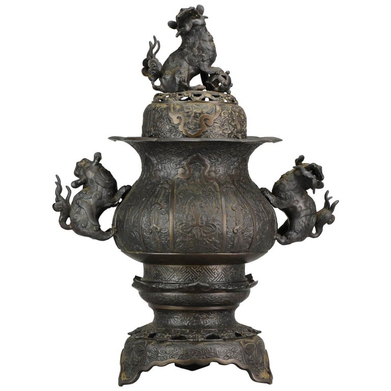 Large circa 1900 Antique Chinese Bronze Incense Burner Temple Lions