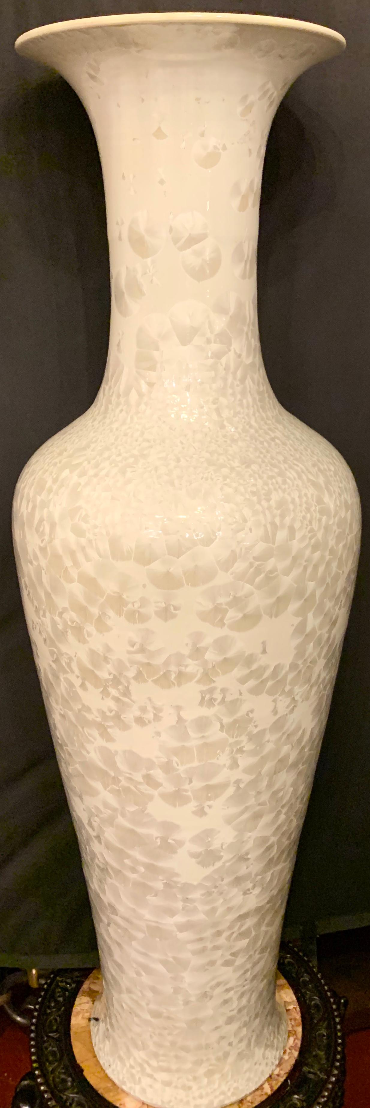 Large circa 1940s white Chinese vase 53.5 inches high.

Greg ZSXX/!SXA.

   