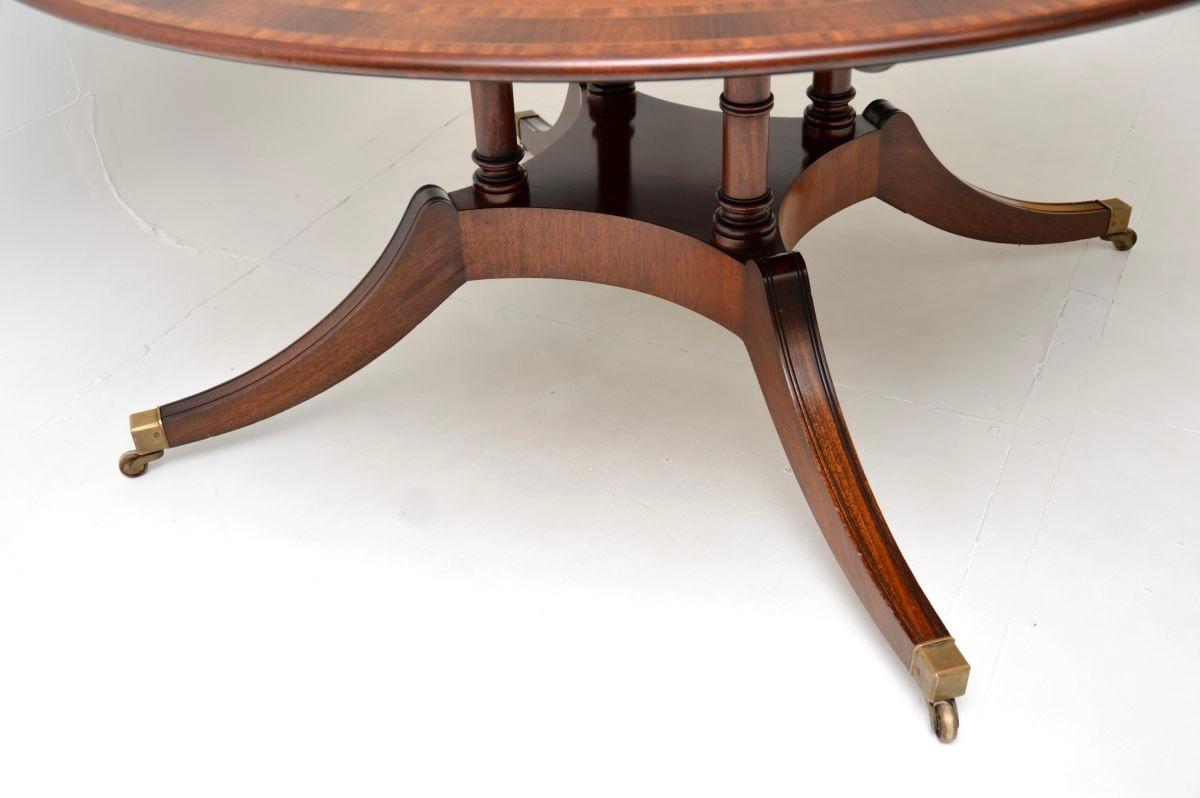 Grande table de salle à manger circulaire en marqueterie ancienne en vente 2