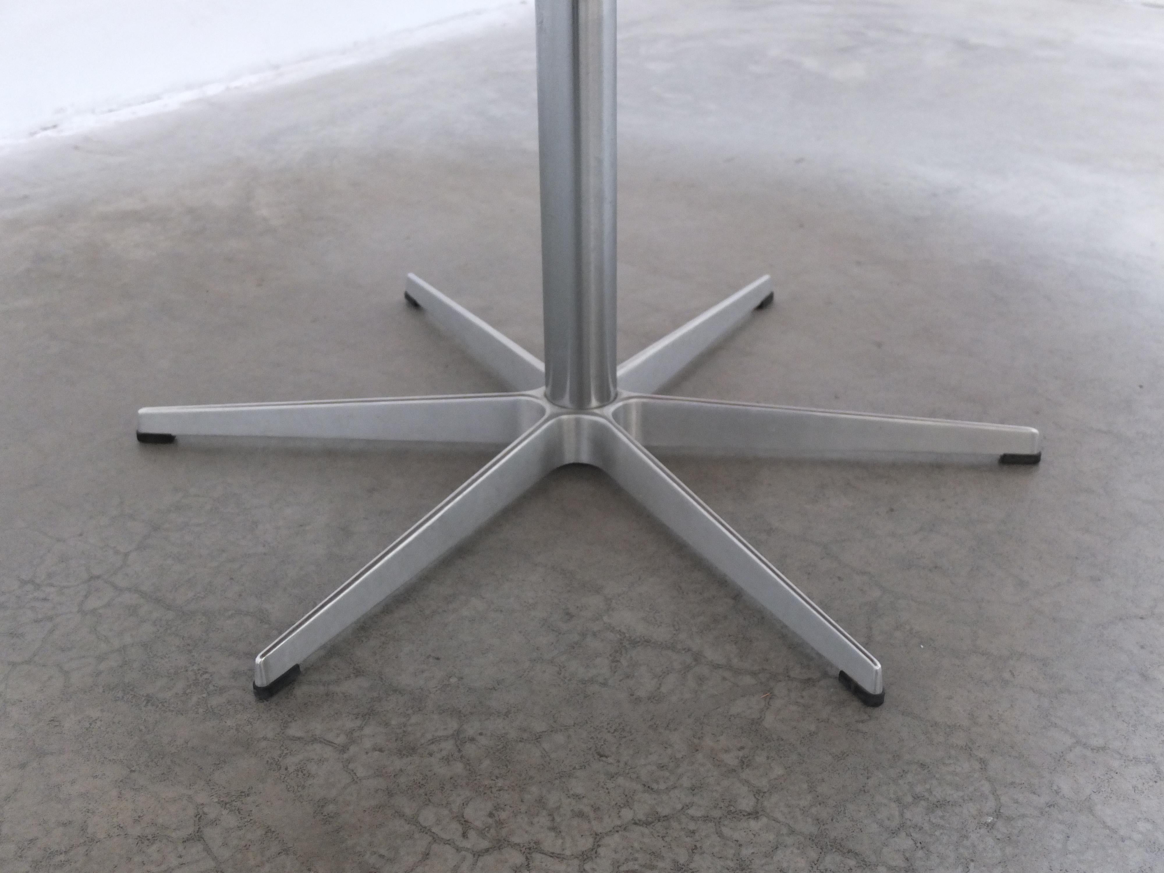 Large 'Circular' Dining Table in Oak by Arne Jacobsen for Fritz Hansen, 1966 en venta 6