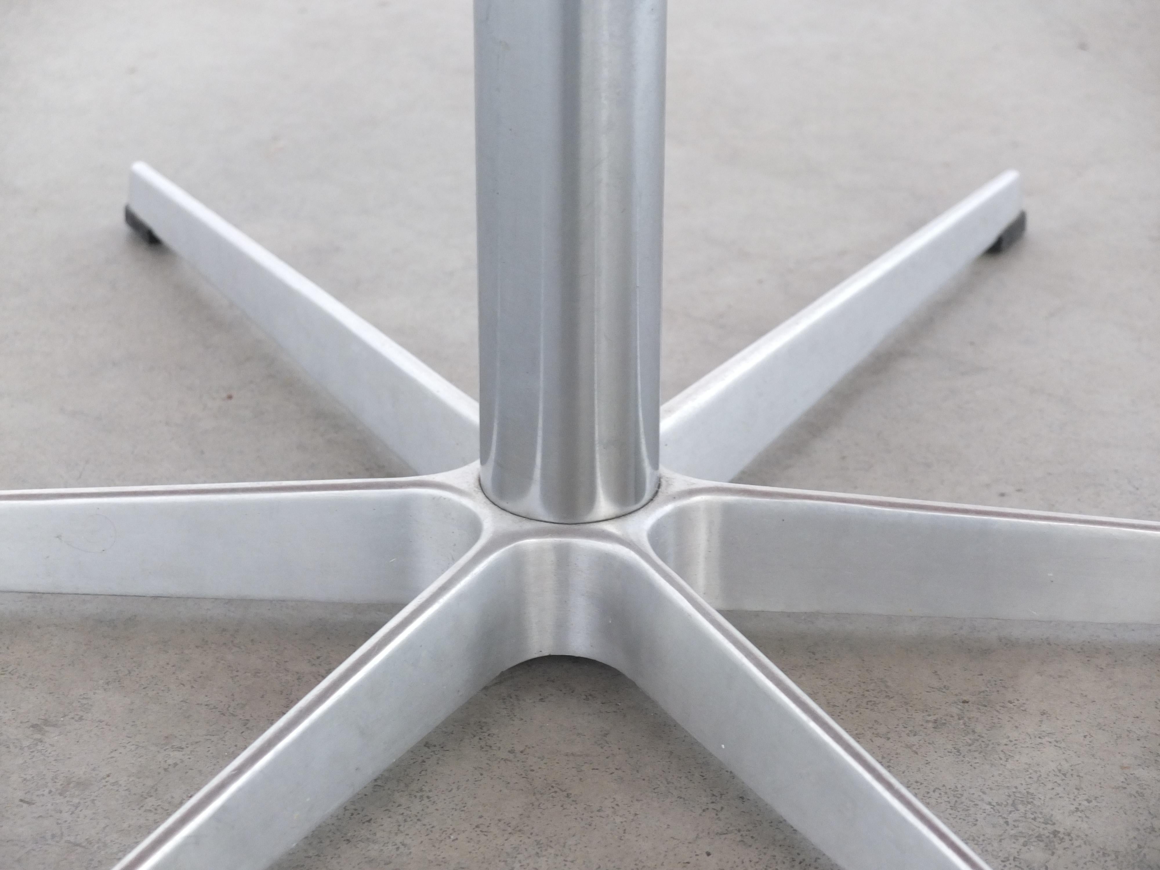 Large 'Circular' Dining Table in Oak by Arne Jacobsen for Fritz Hansen, 1966 en venta 7