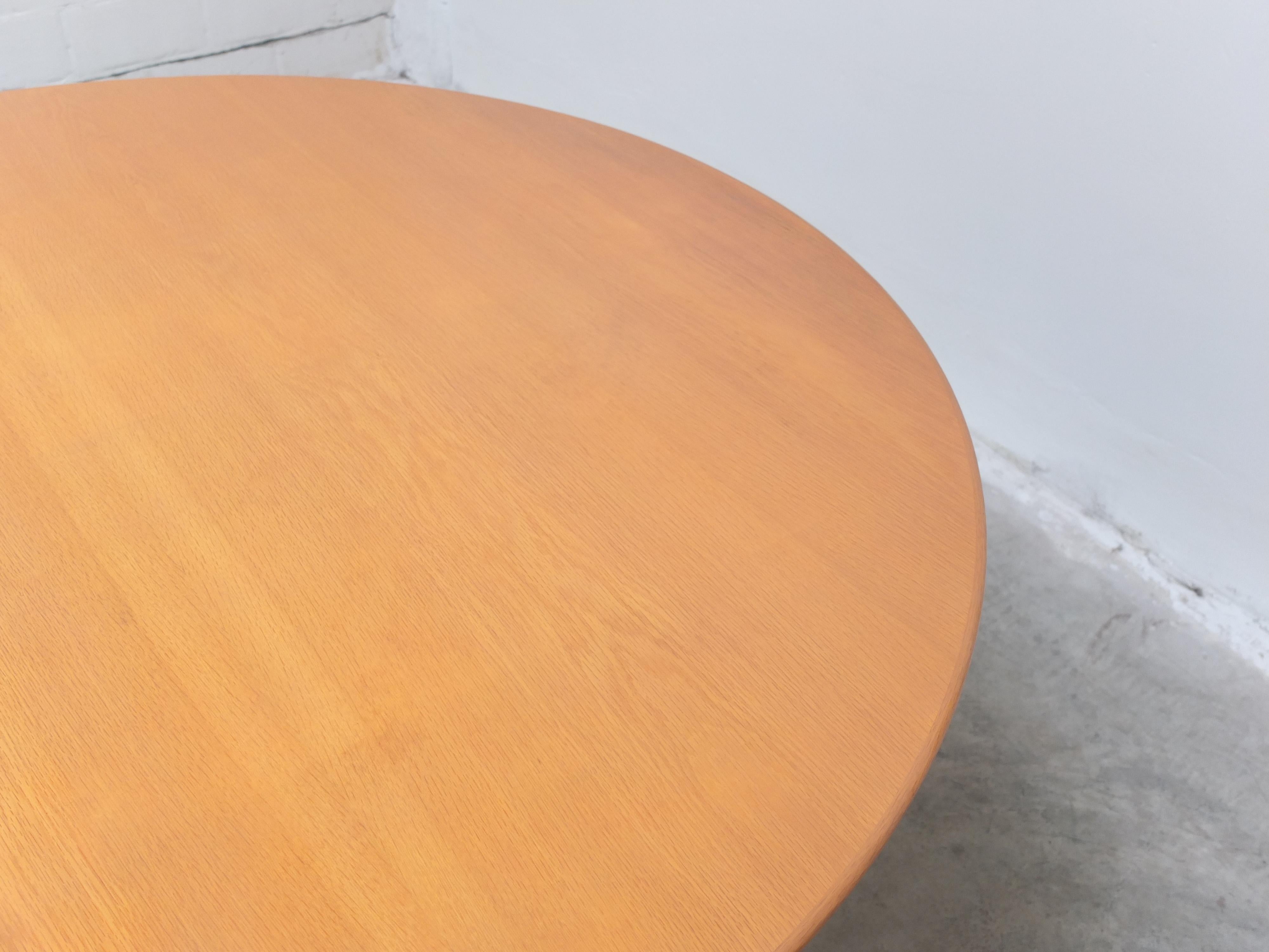 Large 'Circular' Dining Table in Oak by Arne Jacobsen for Fritz Hansen, 1966 en venta 1
