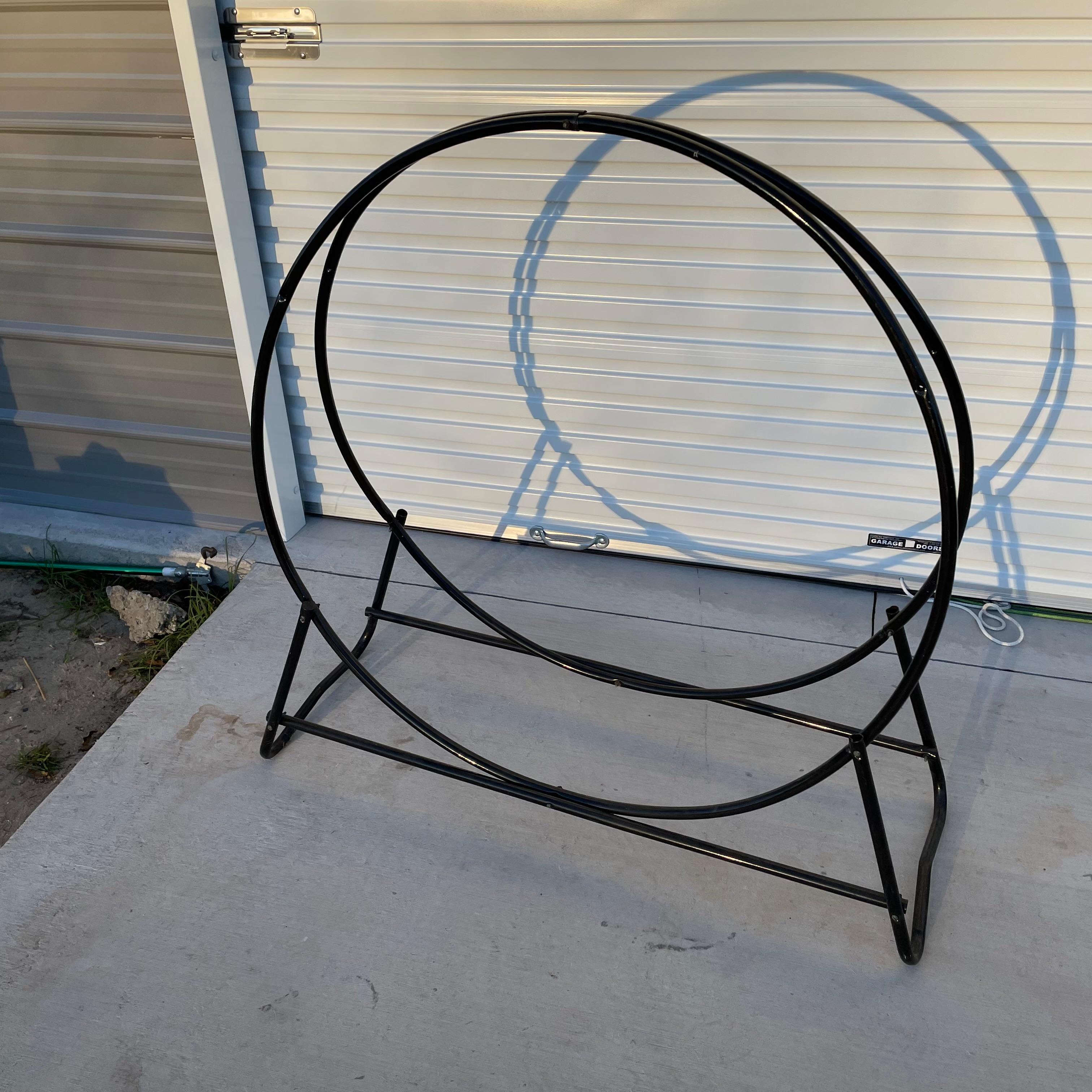 Large Circular Mid Century Log Holder In Good Condition For Sale In Cordova, SC