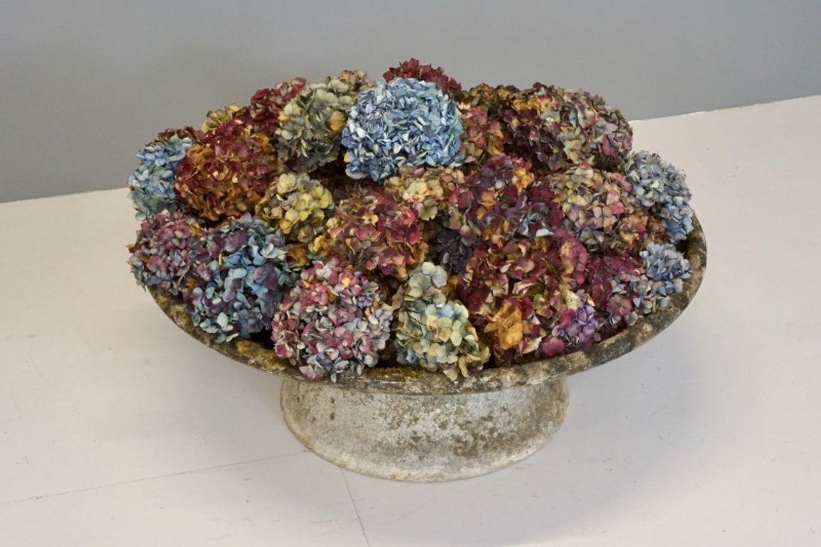 20ième siècle Large Circular Planter en vente