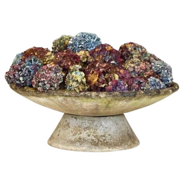 Large Circular Planter en vente