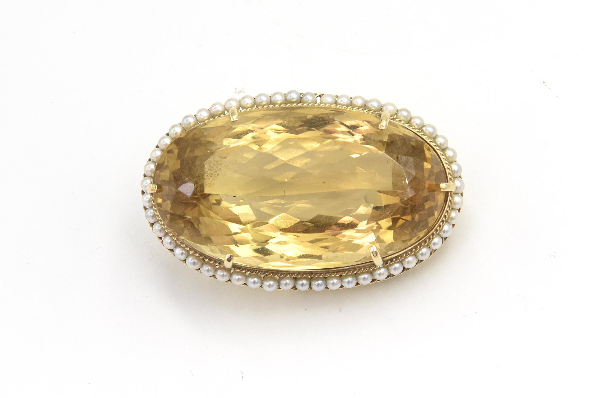 Colgante Broche de Oro Grande de Citrino y Perlas de Siembra Corte oval en venta
